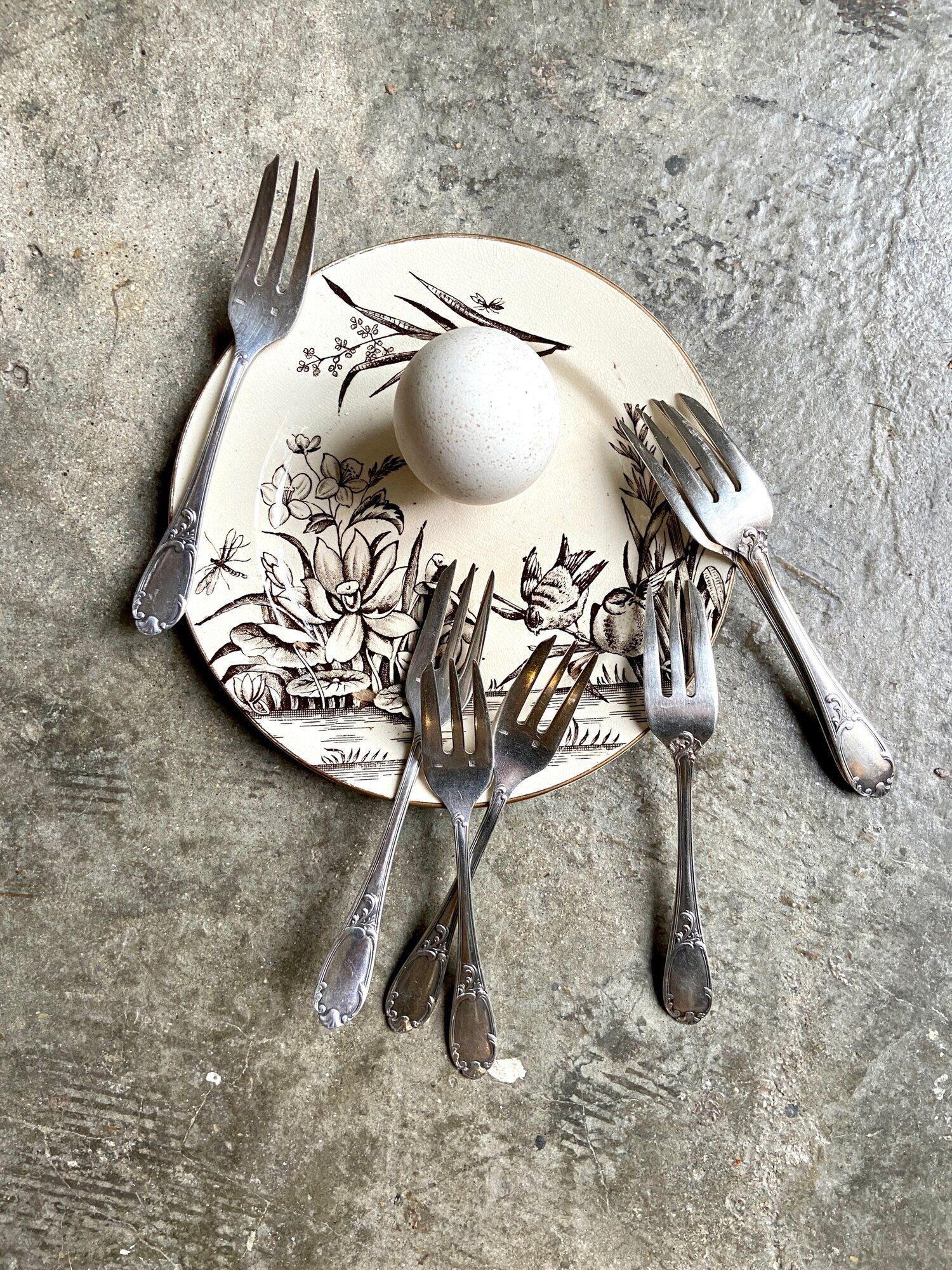 7 silver metal dessert forks