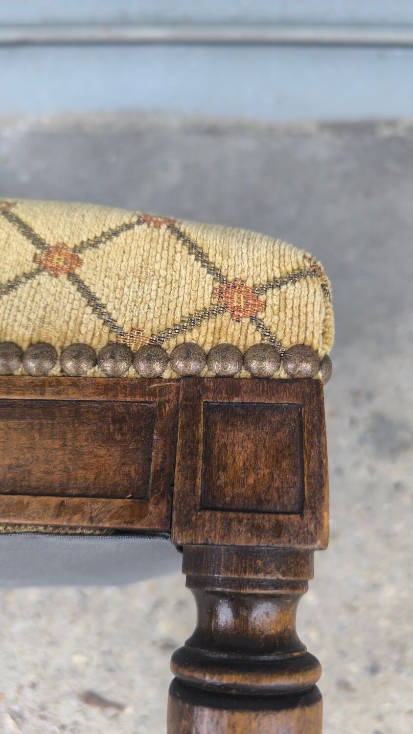 Louis XVI period wooden and velvet ottoman