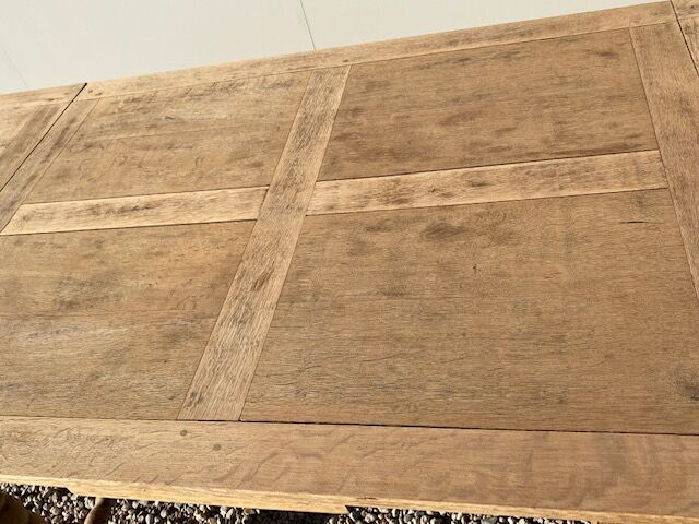 Farmhouse table with extensions up to 223 cm