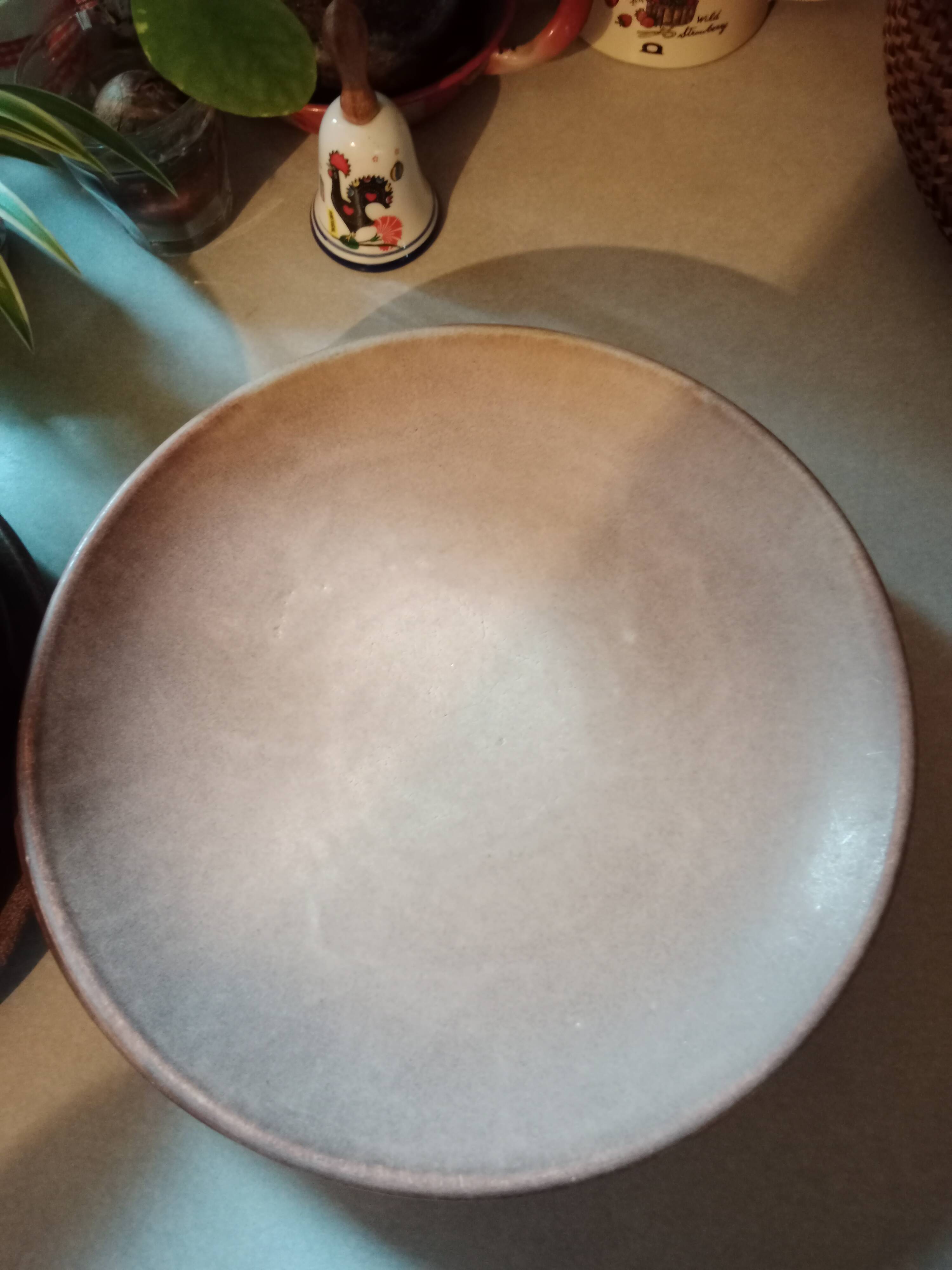 7 assiettes en grès vintage