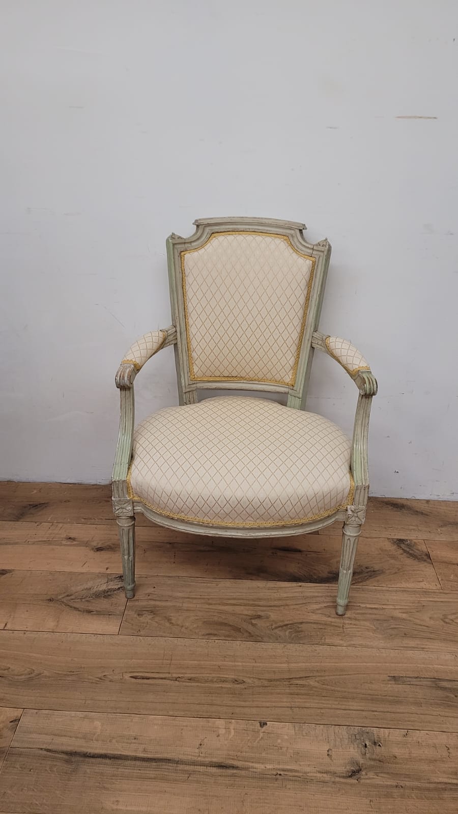 Fauteuils en bois  style Louis XVI