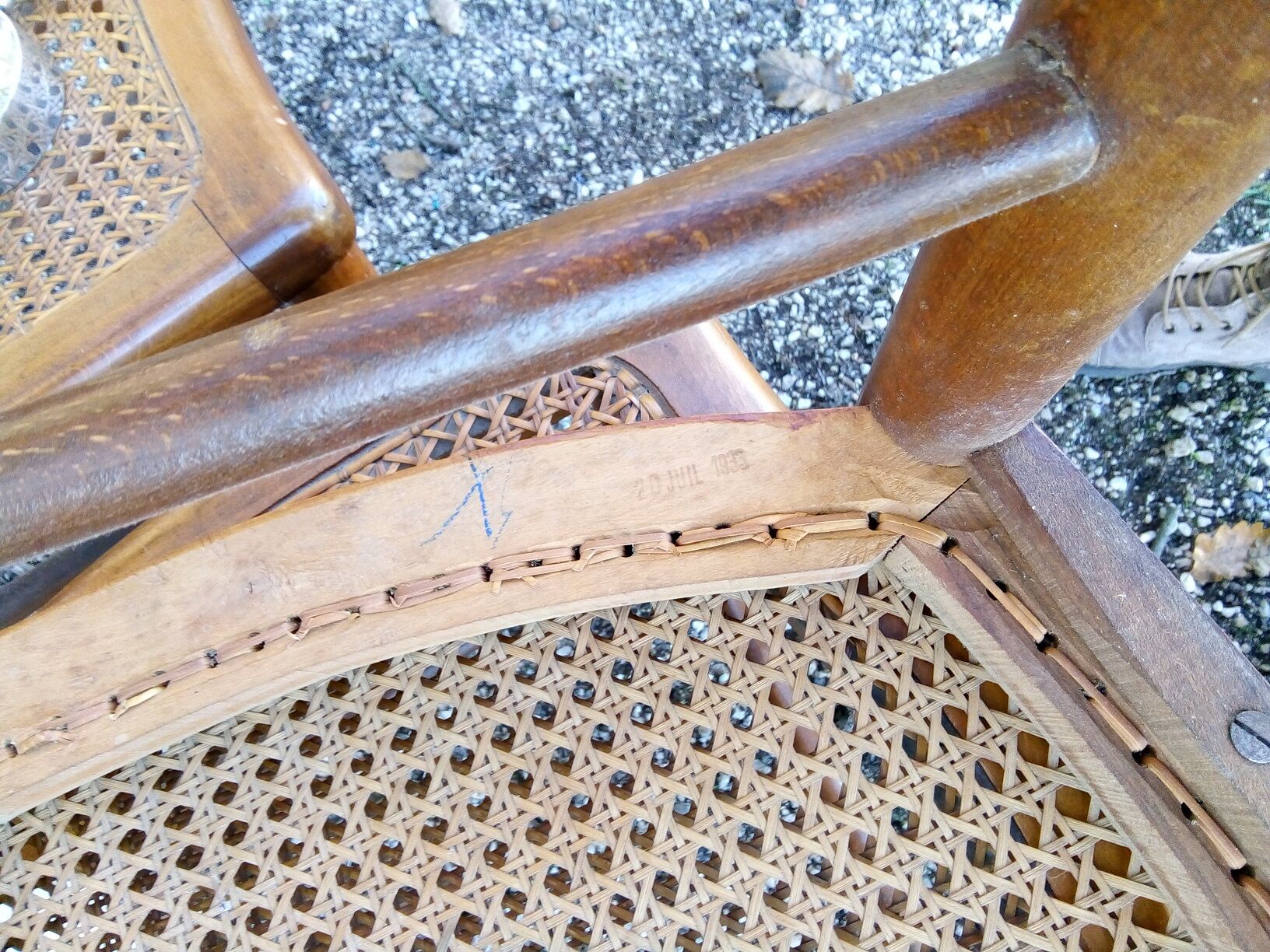 Lot de 4 chaises bois cannées