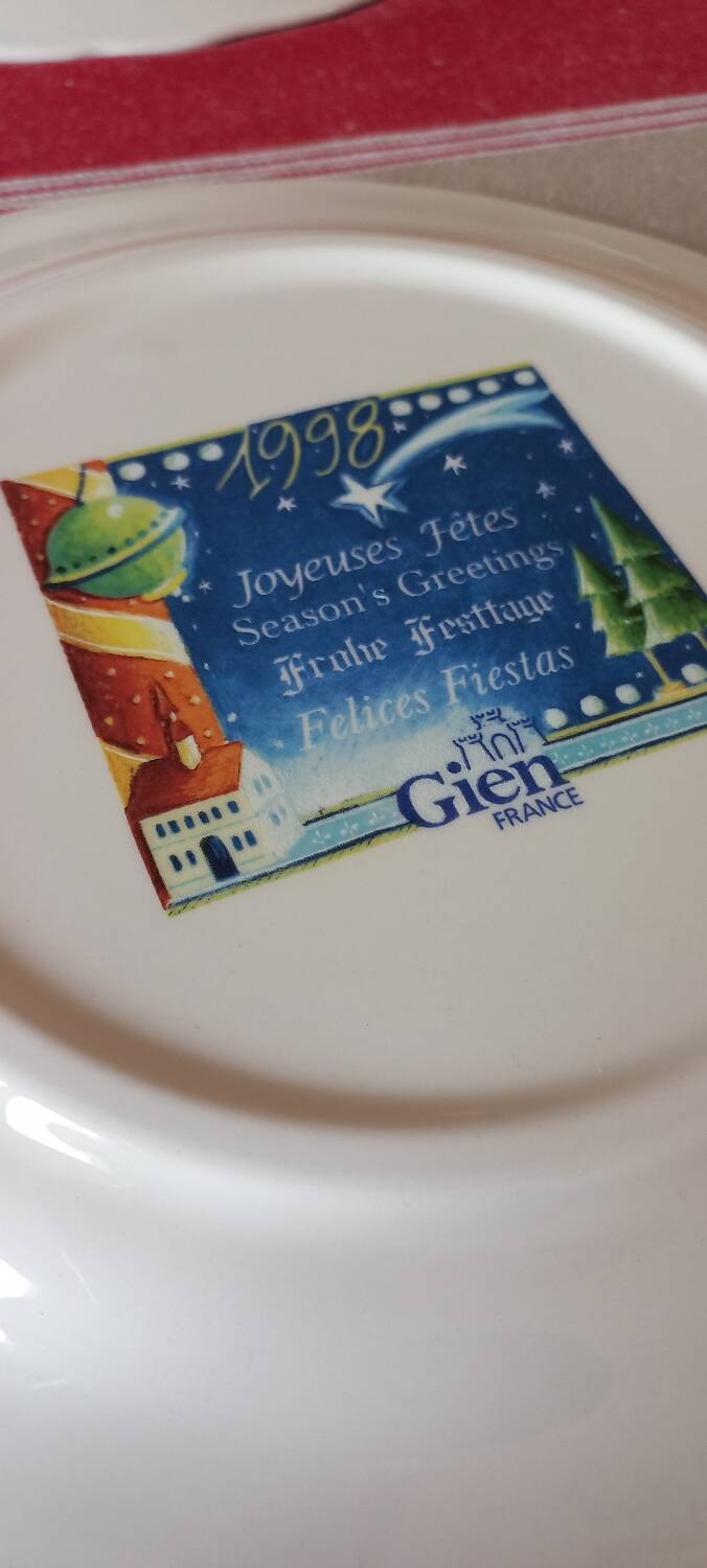 Set of 8 Gien Noël plates