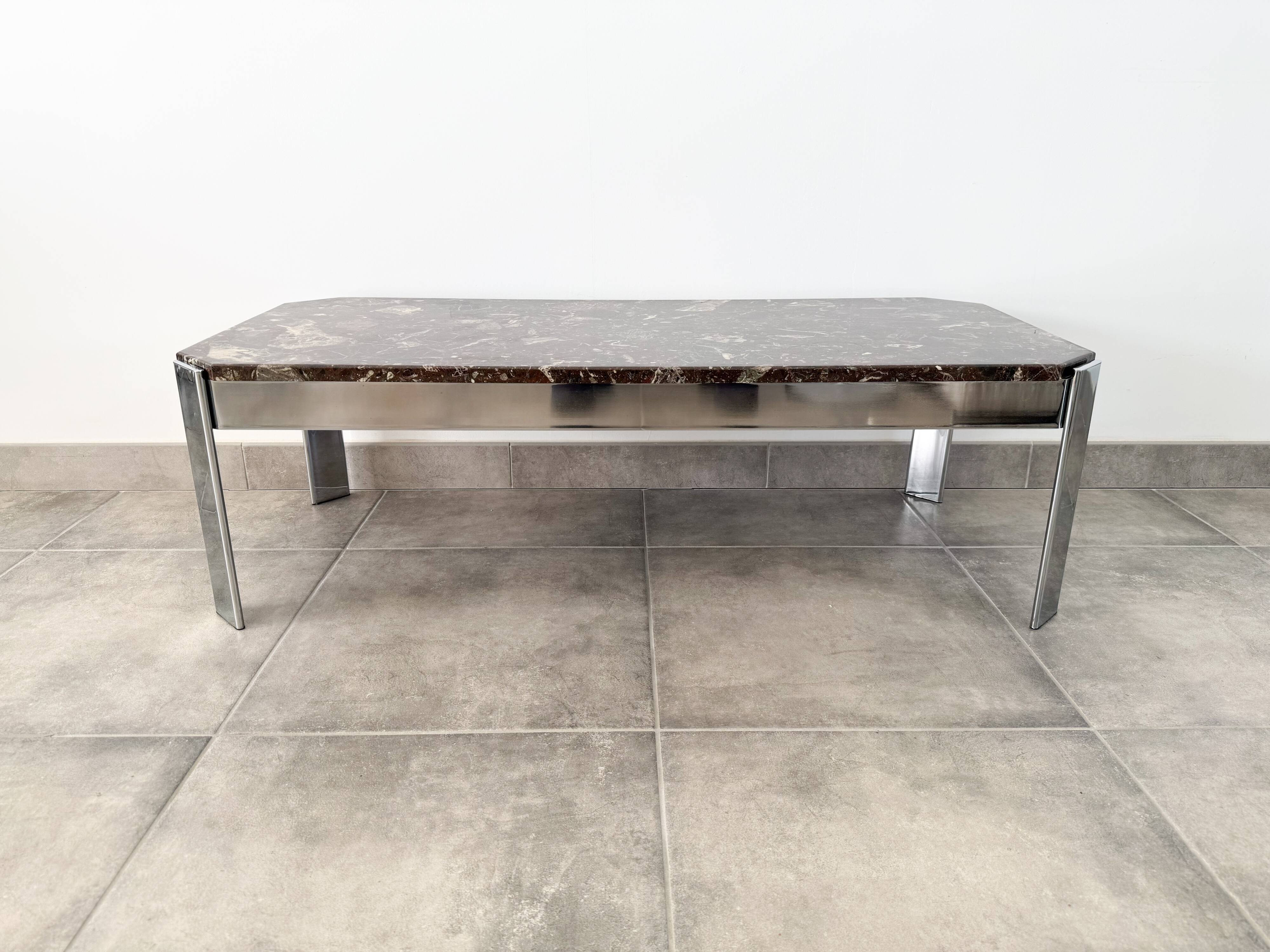 Table basse en marbre Breccia et chrome , circa  1970/80'