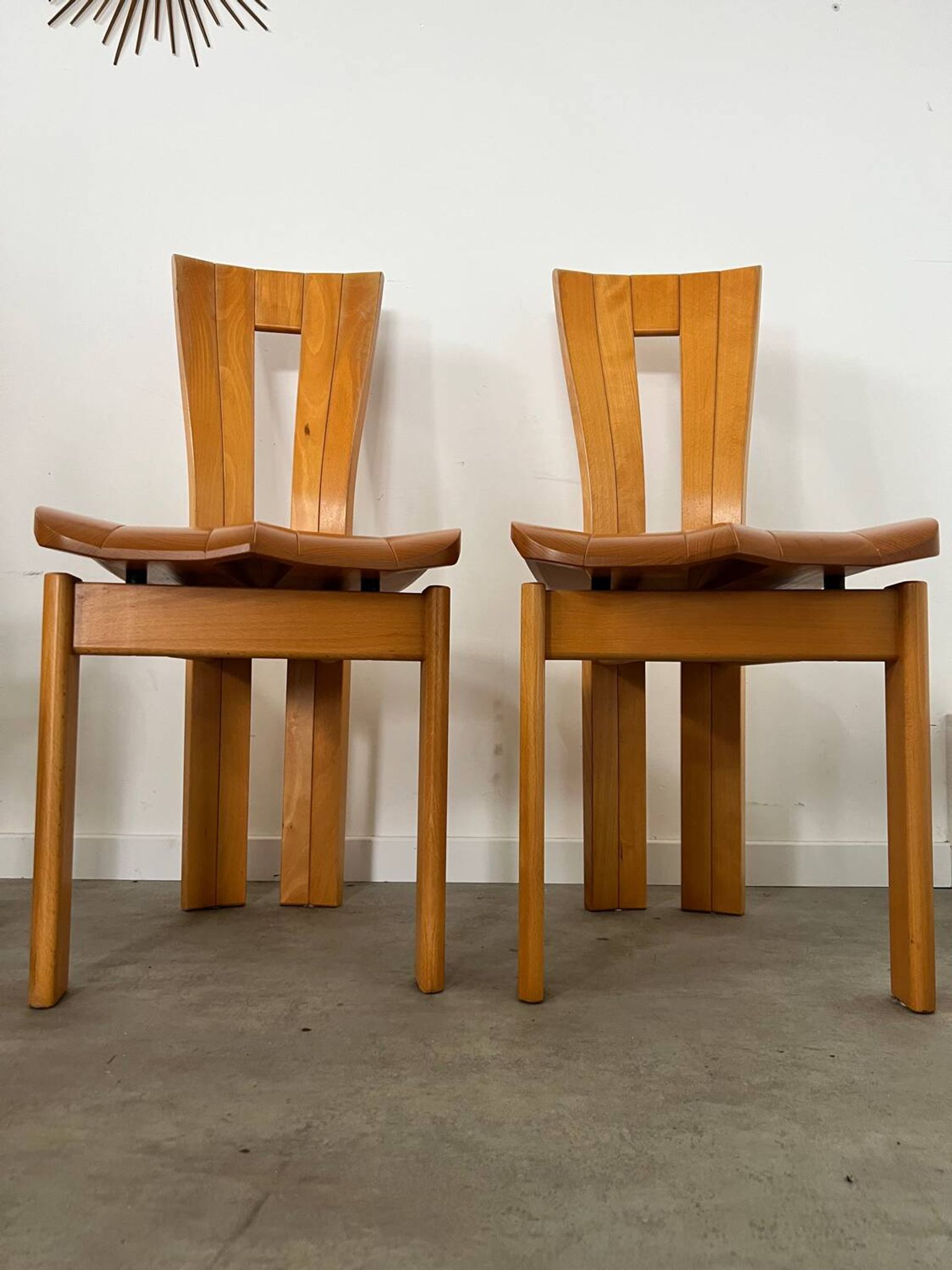 4 old French design solid elm chairs from the 70s vintage