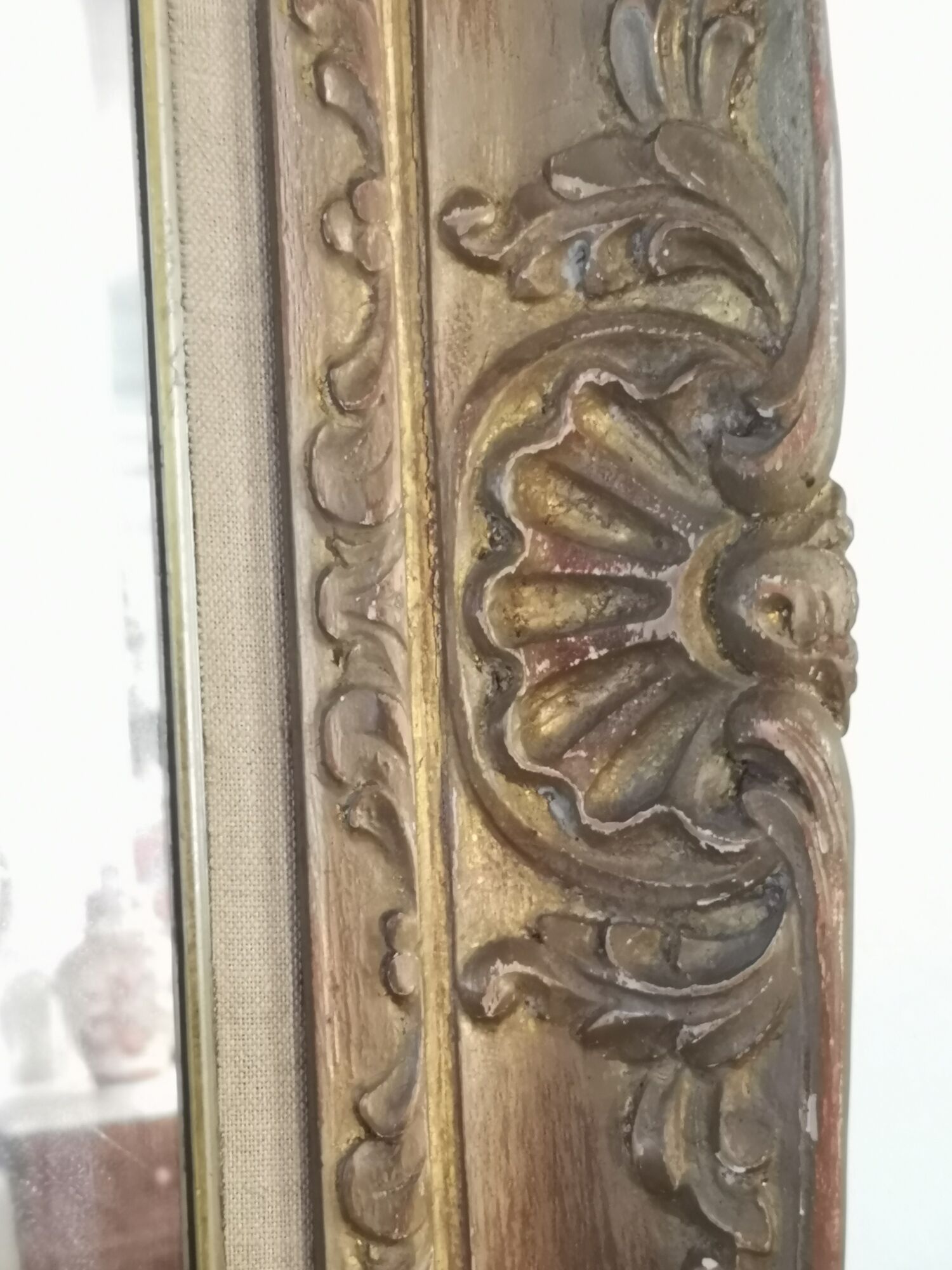 Carved and gilded wooden mirror early in the 20th century  - 96x76cm