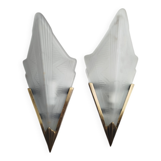 Pair of Art Deco wall sconces in frosted pressed glass.