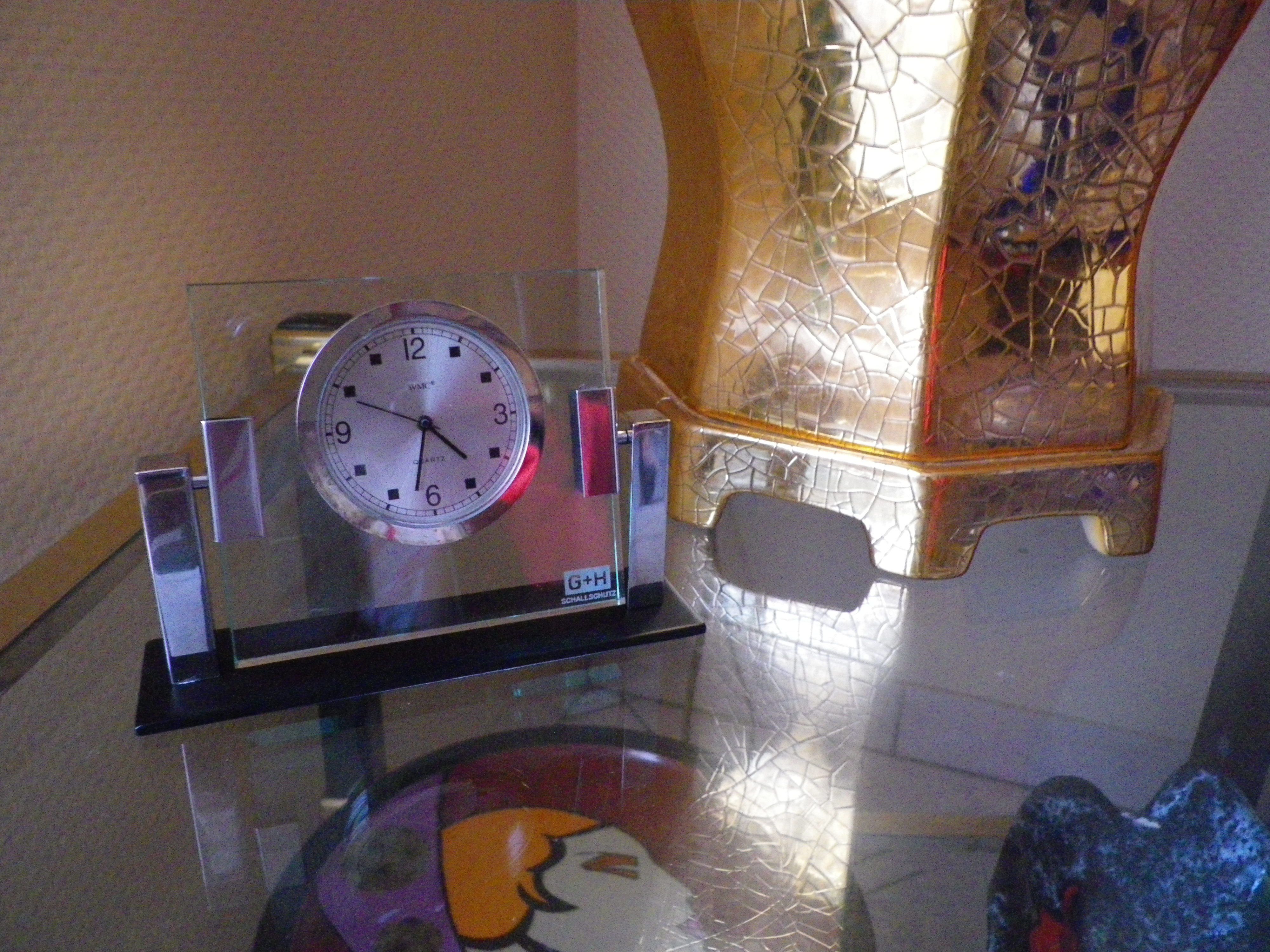 Quartz reclining clock, Swiss movement, WMC brand in its original cabinet