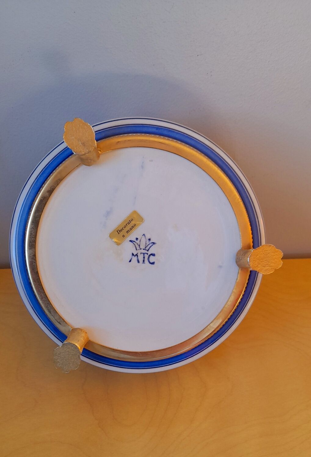 Porcelain and brass empty pocket