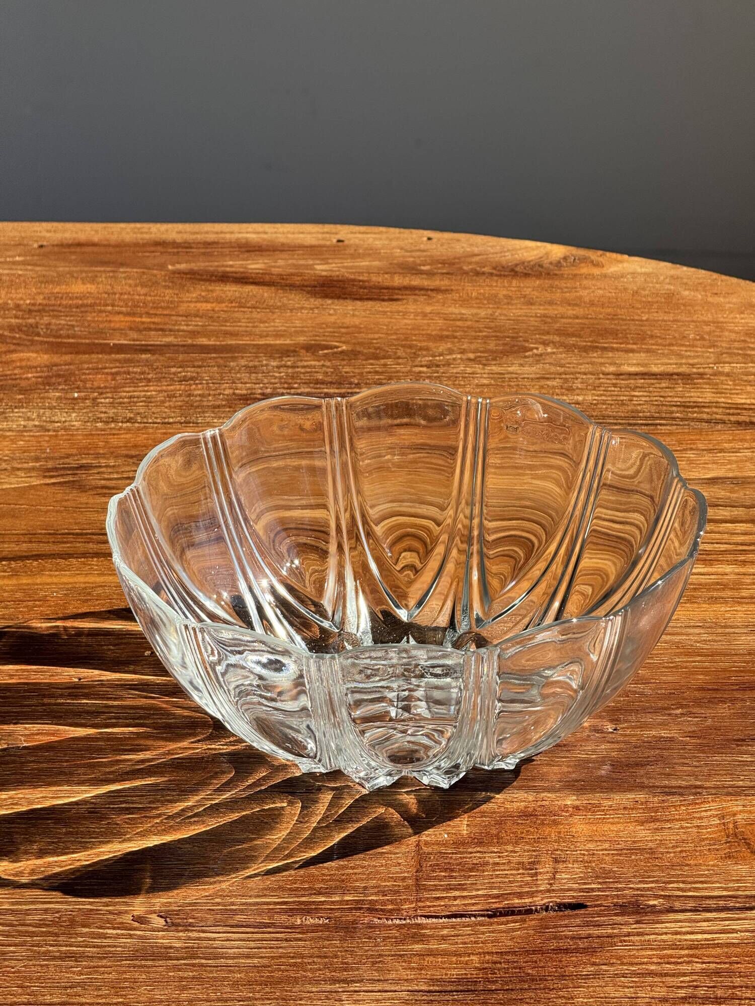 Small vintage Arcoroc Codec glass salad bowl with stylized petal patterns