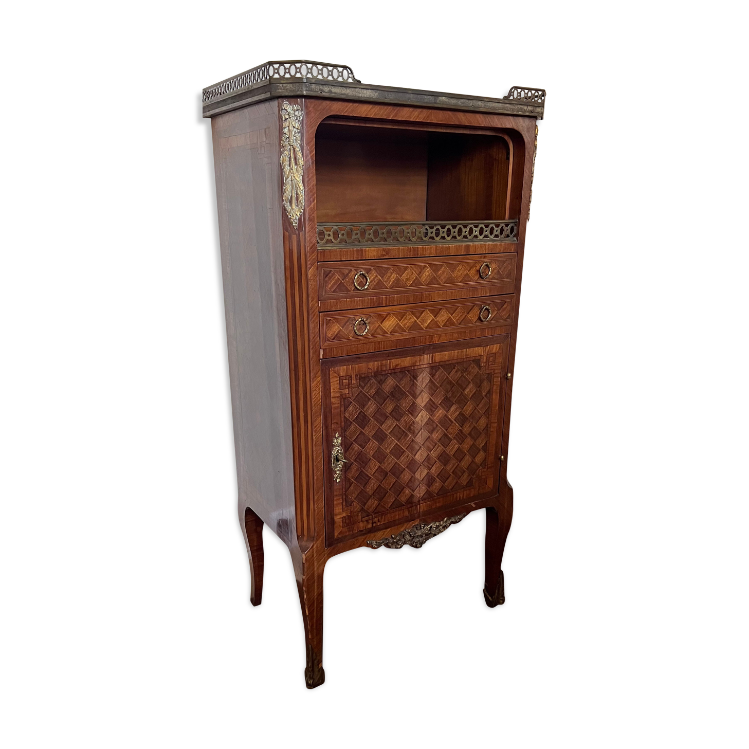 Chest of drawers in marquetry and bronze