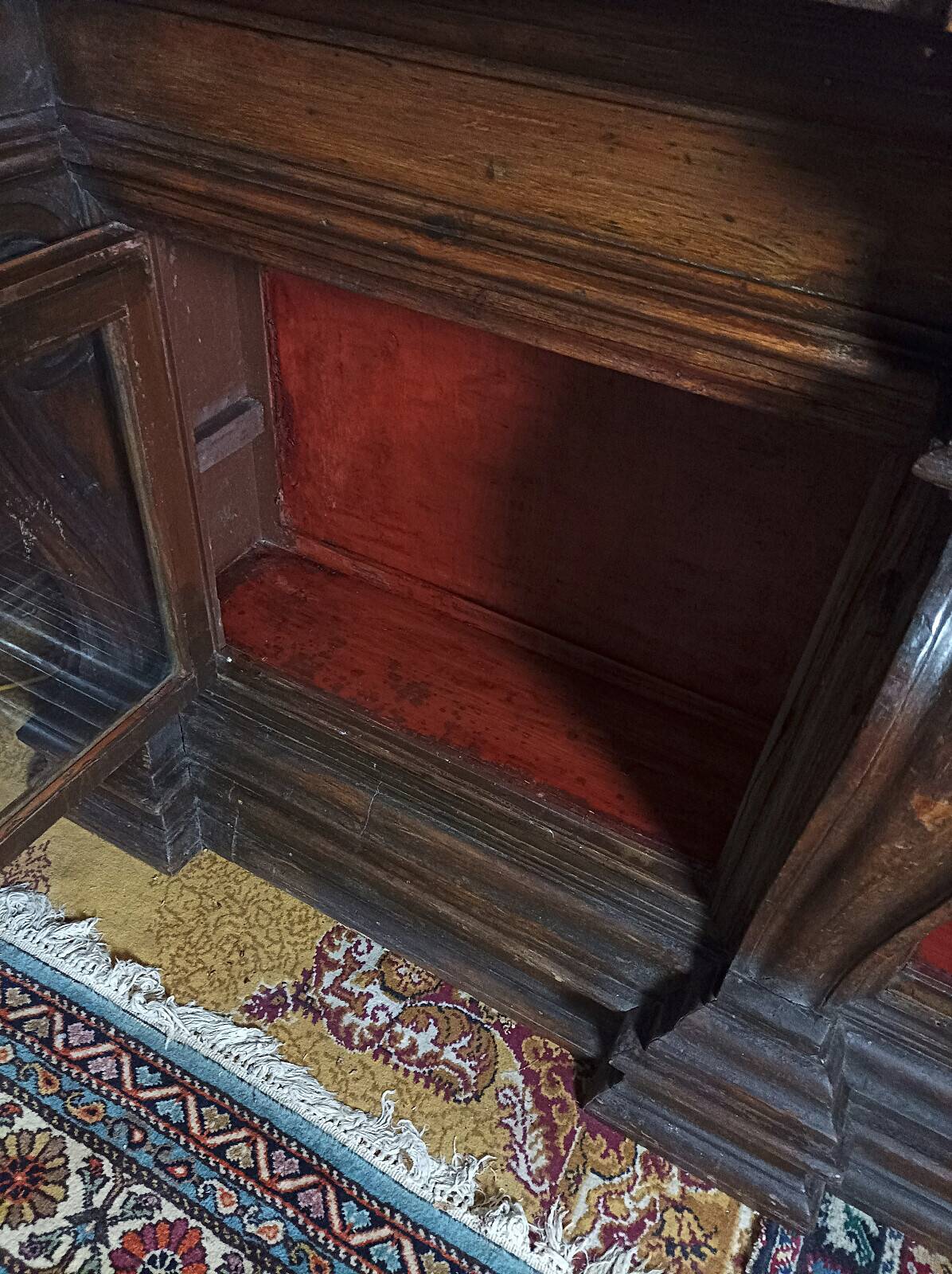 Empire-style solid pine workshop library from the 19th century.