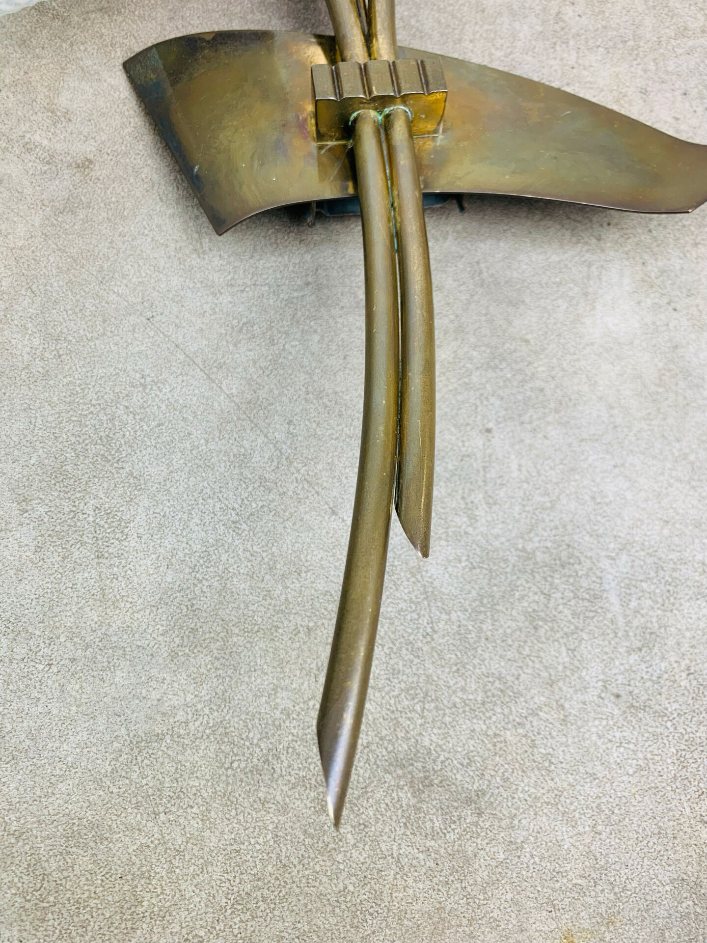 Pair of 1950s wall lights in brass and opaline tulips, Lunel/Arlus