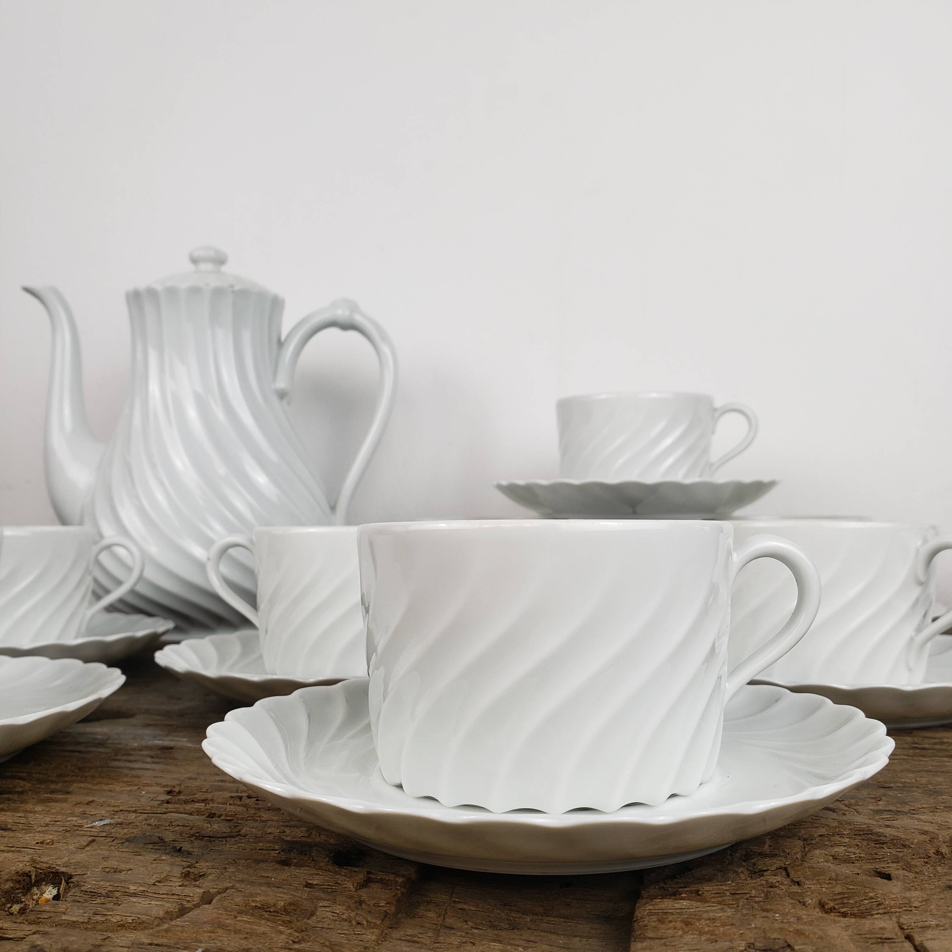 Limoges porcelain tea service, Haviland house, Cote Torse model