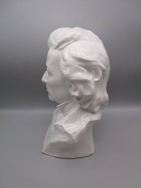 Porcelain bust of Frédéric CHOPIN
