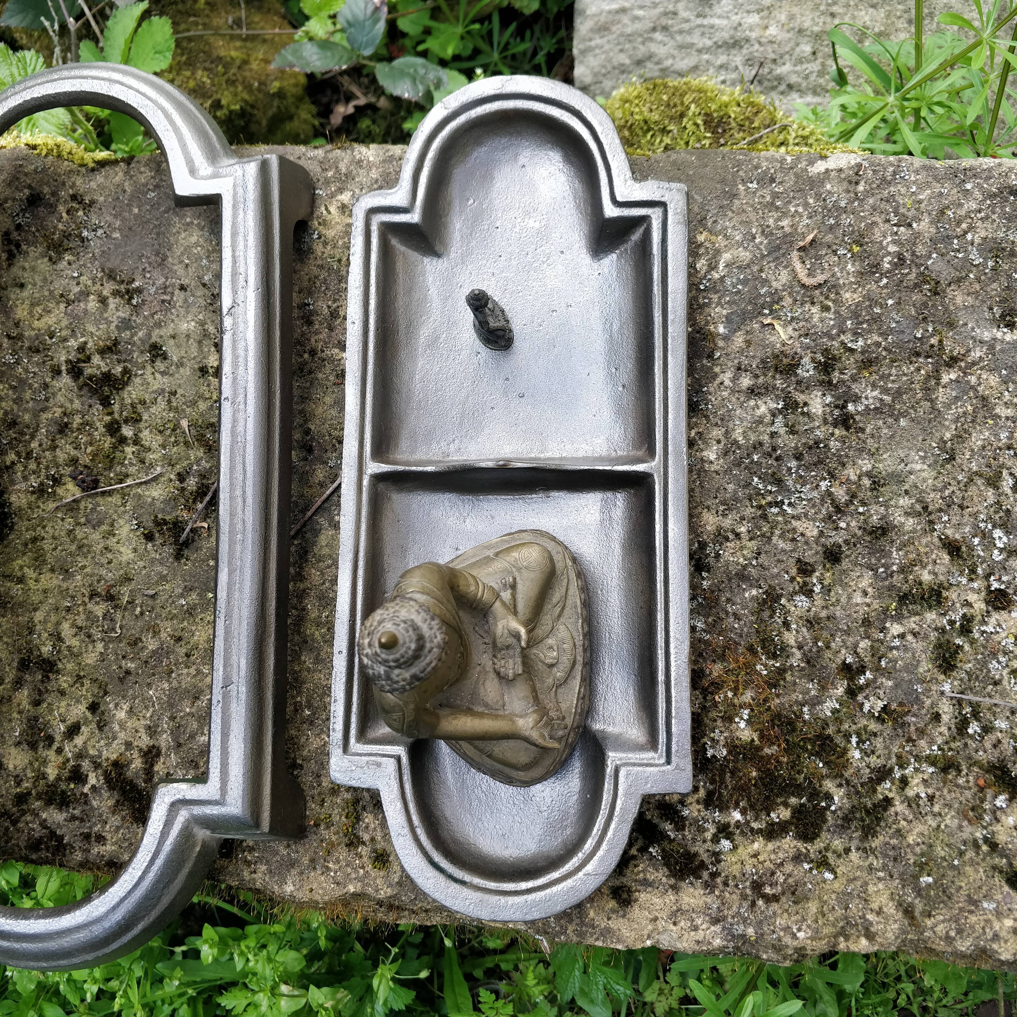 Cast iron umbrella stand