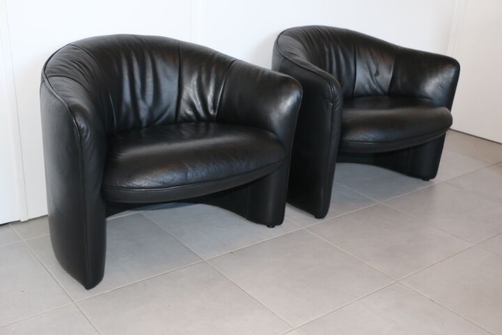 2 armchairs swann black leather