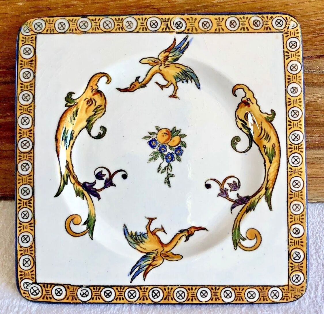 6 assiettes Gien carré à cake décor Renaissance blanche XIX
