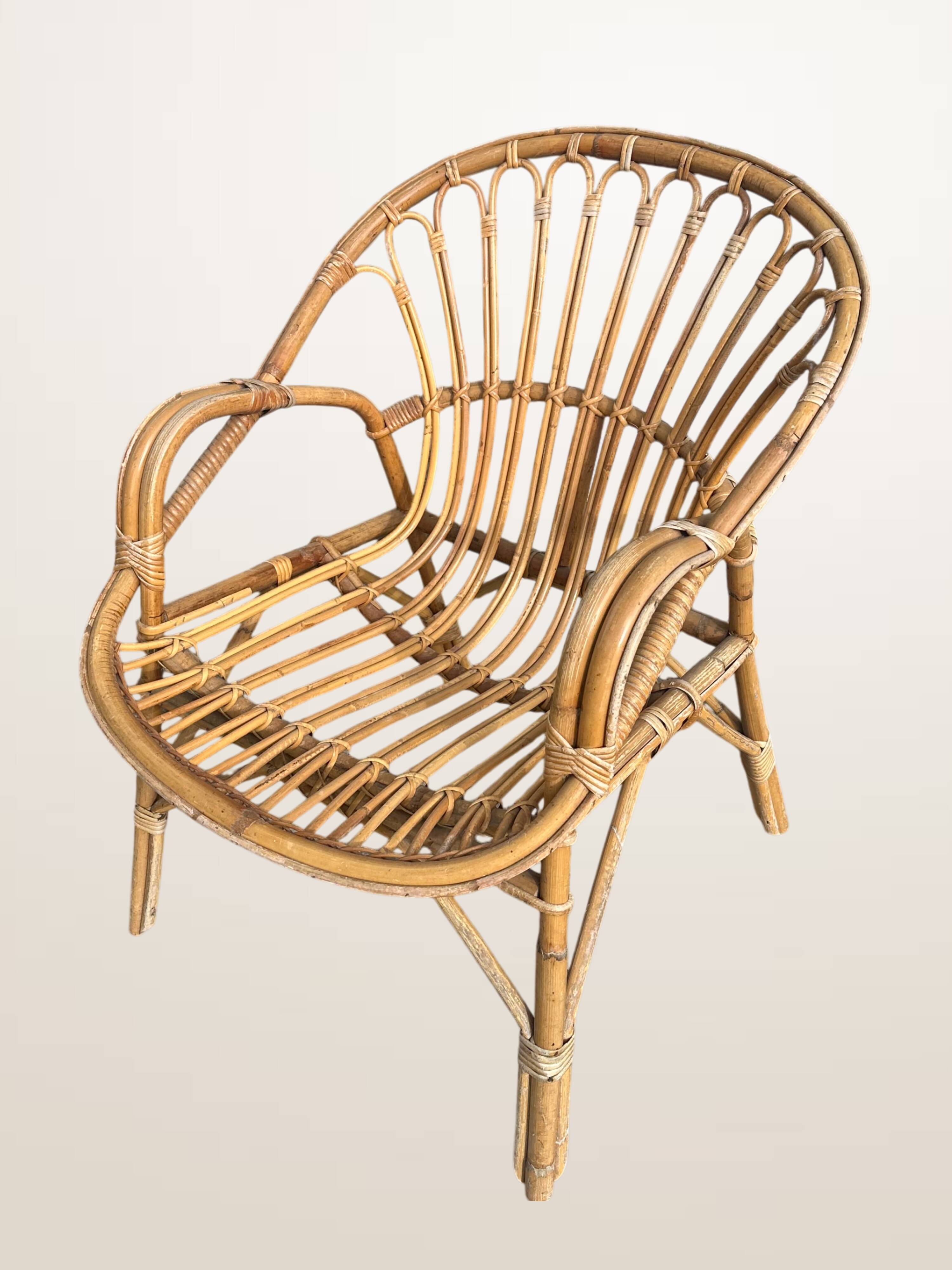 Basket chair in rattan