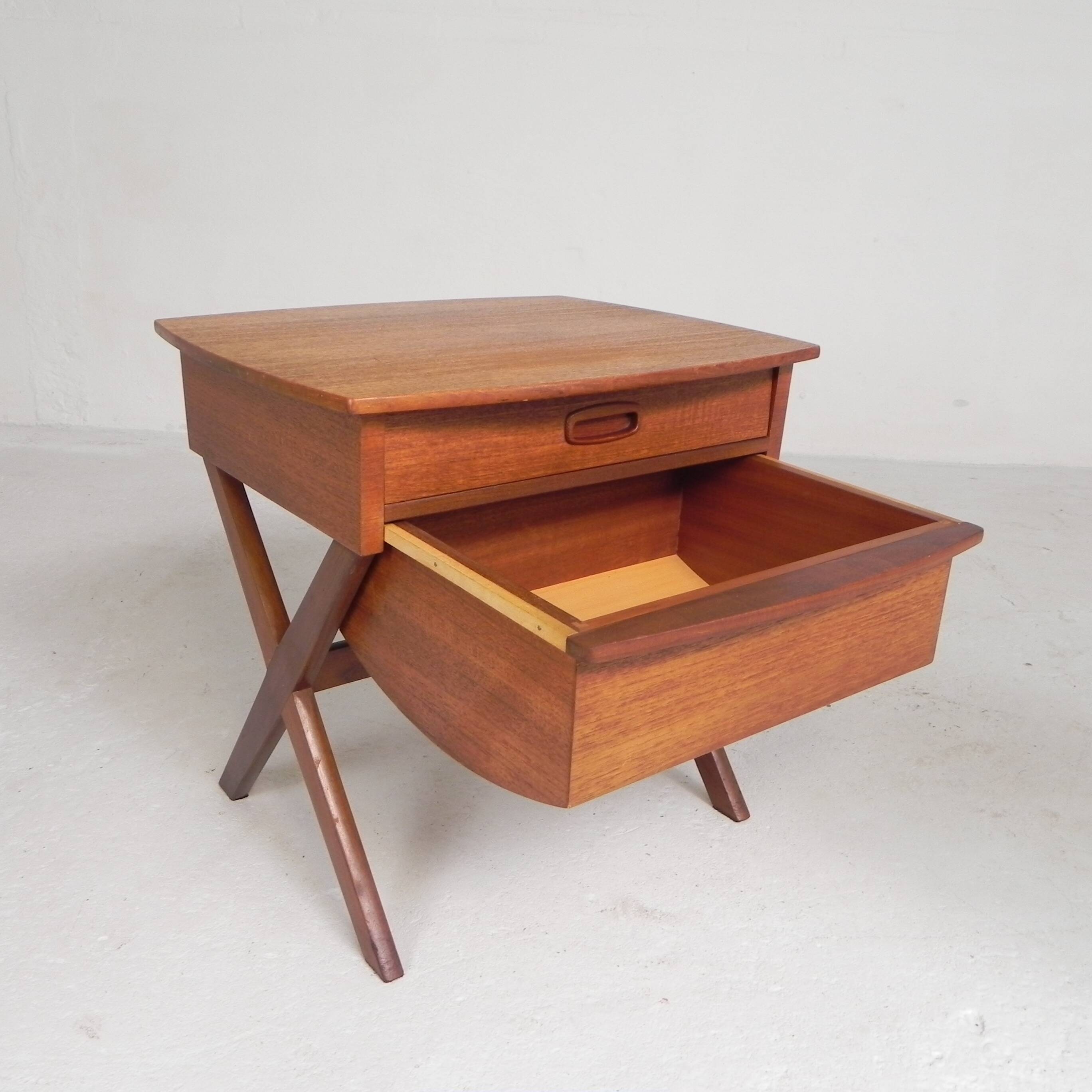 Small chest of drawers, sewing table with 2 drawers O.M.F. 1960s