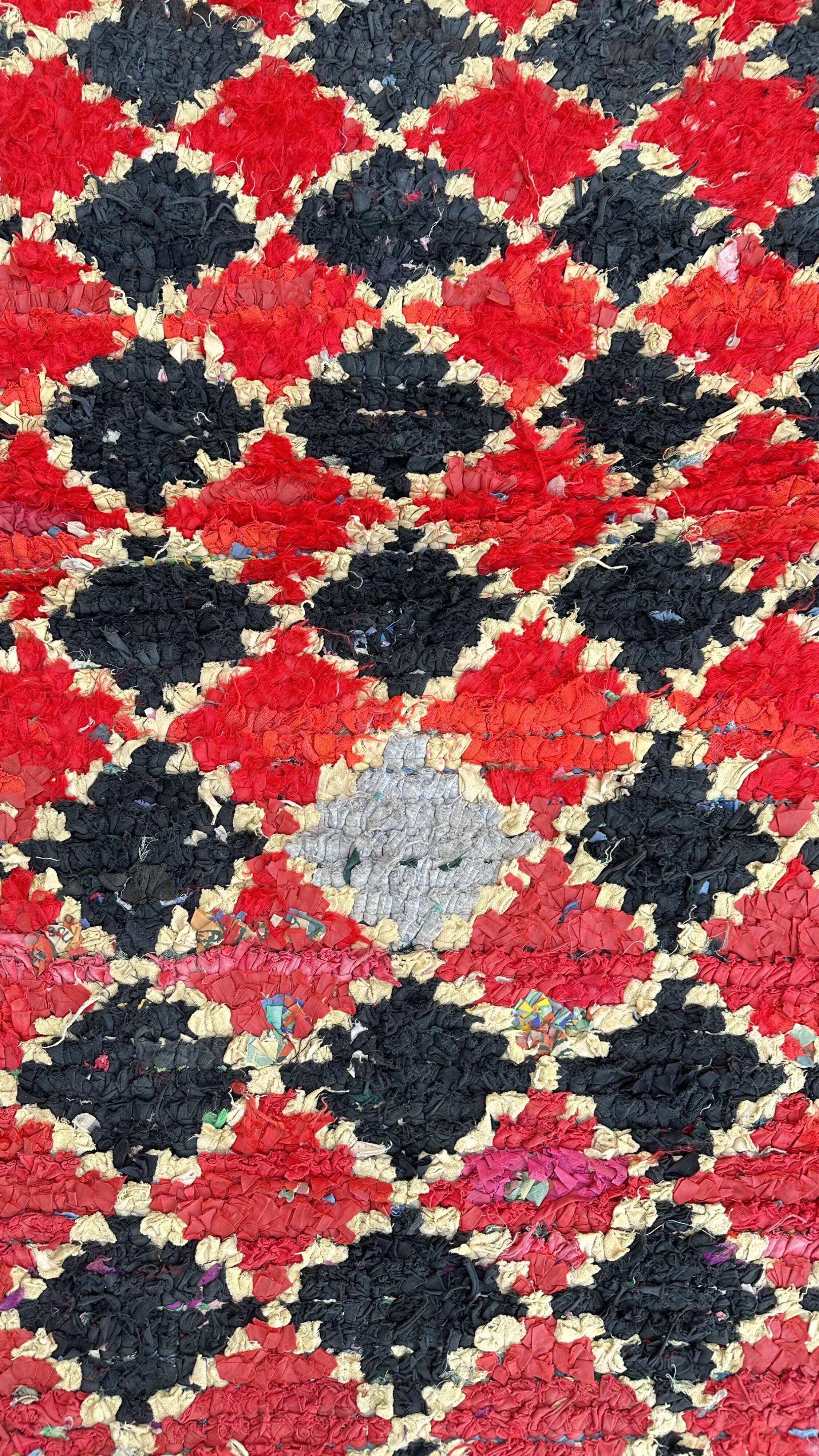 Moroccan carpet red/black - 76 x 253 cm