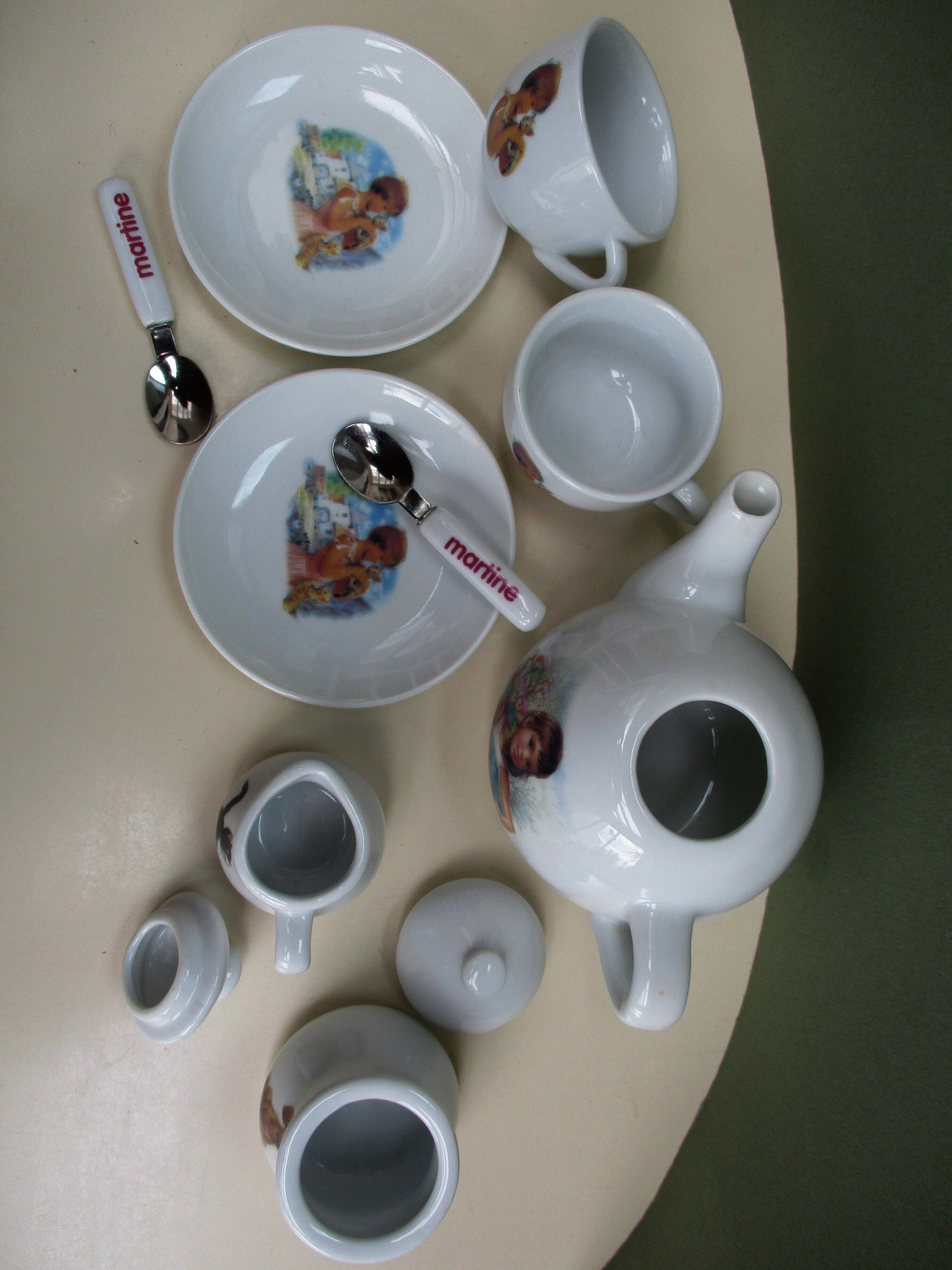 Tete à tete  « martine »  en porcelaine pour enfant pièces de dinette