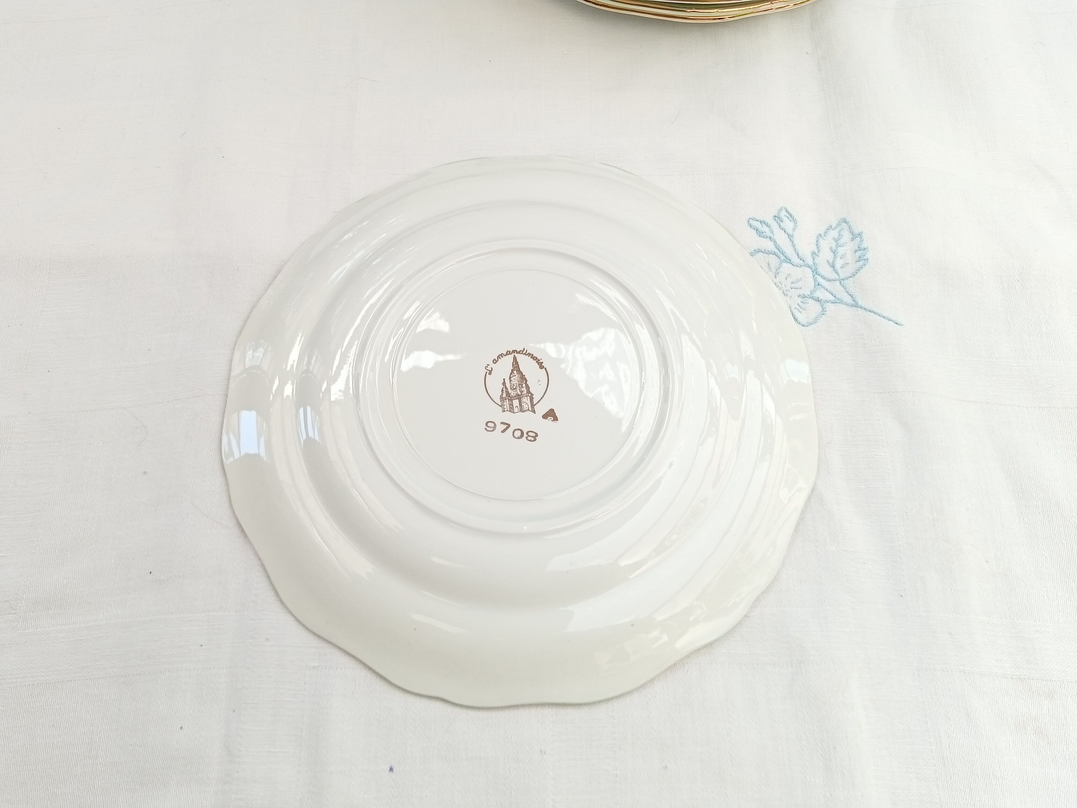 9 old flat plates L'Amandinoise