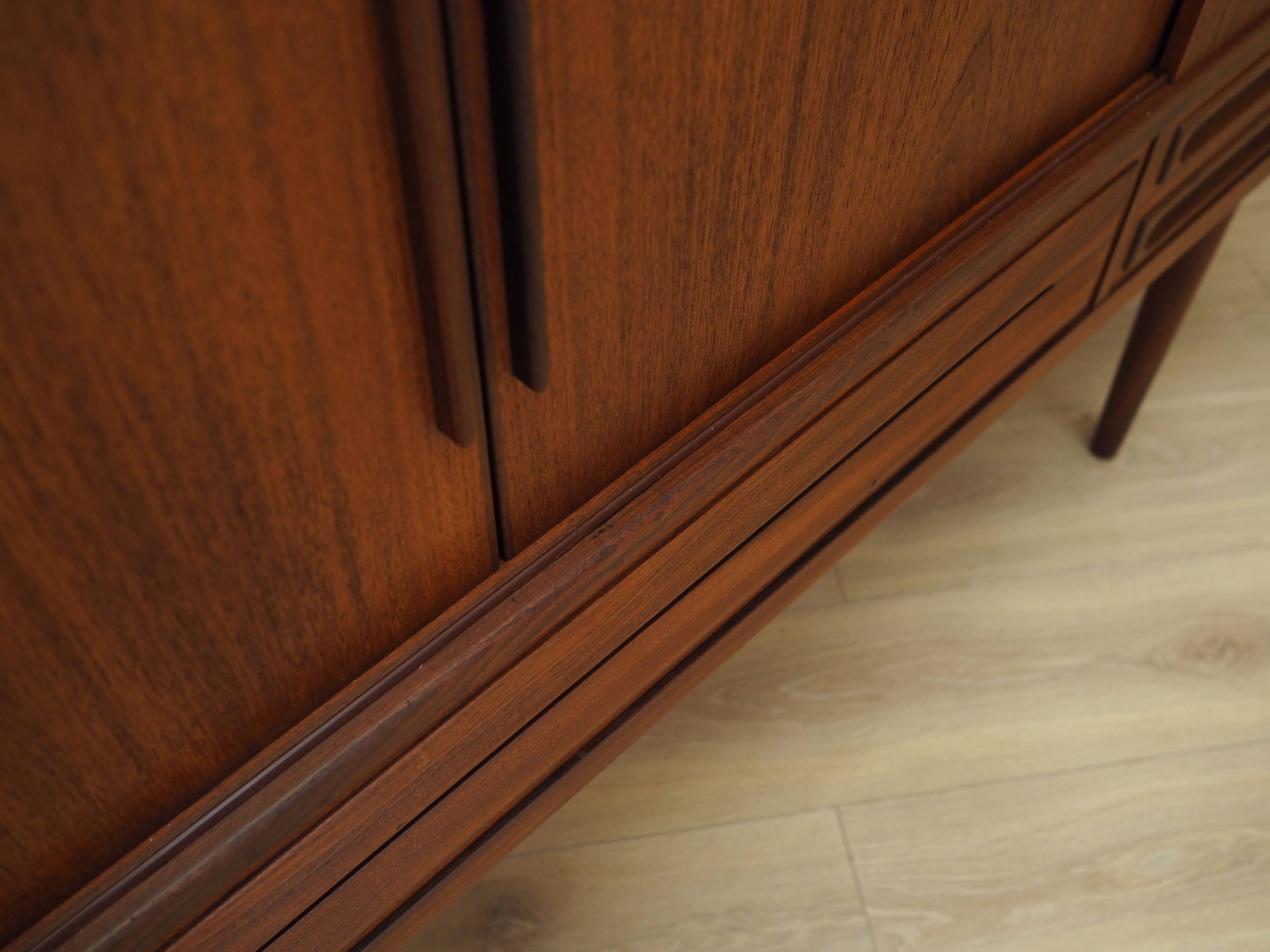 Enfilade en teck, design danois, années 1960, production : Danemark