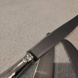 12 silver-plated table knives by Christofle Vendôme, 24.6cm