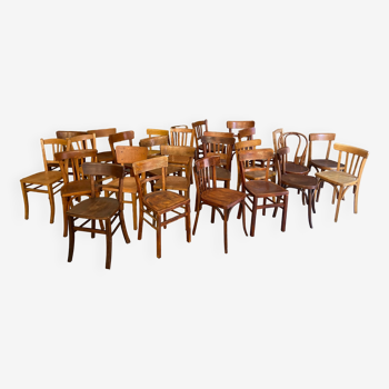 Lot de 30 chaises bistrot dépareillées french Restaurant bois courbé vintage