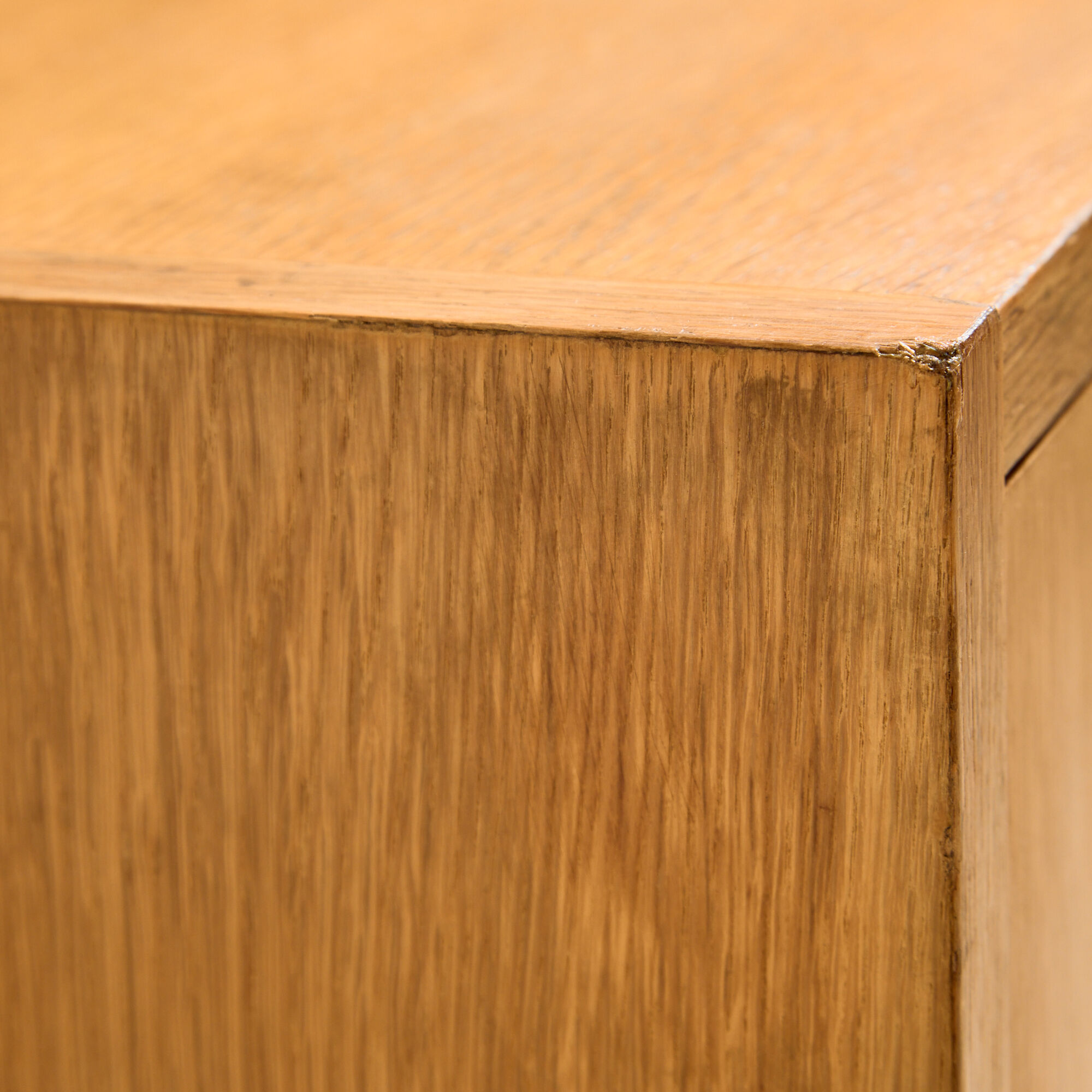 Oak chest of drawers with four drawers