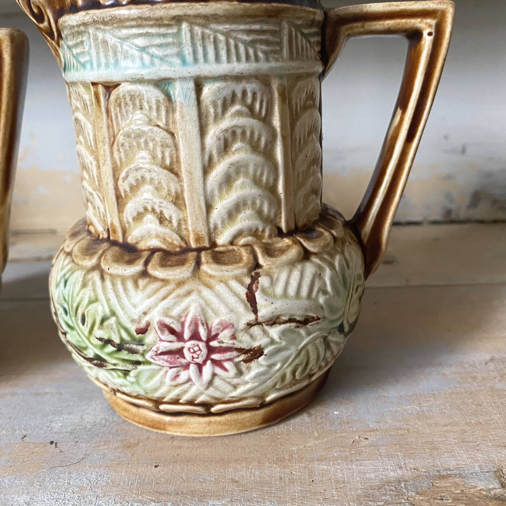 Set of milk jugs in slipware from the 19th century.