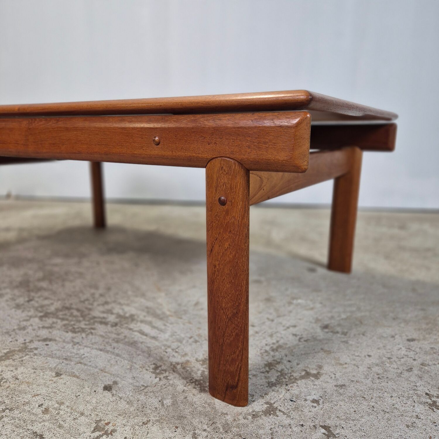 Table basse danoise en teck XXL H.W. Klein, Bramin, années 60