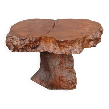 Table basse brutaliste en orme