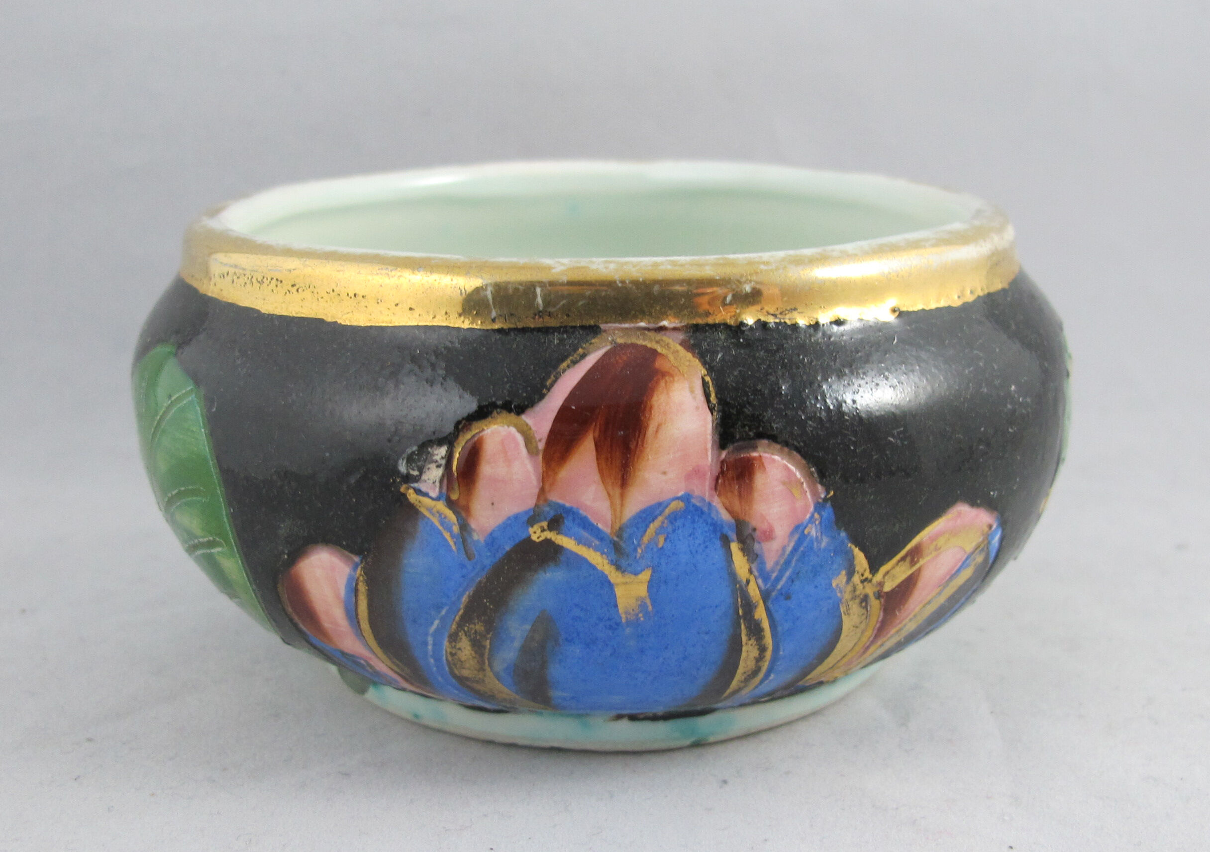 Empty porcelain Pocket Vallauris