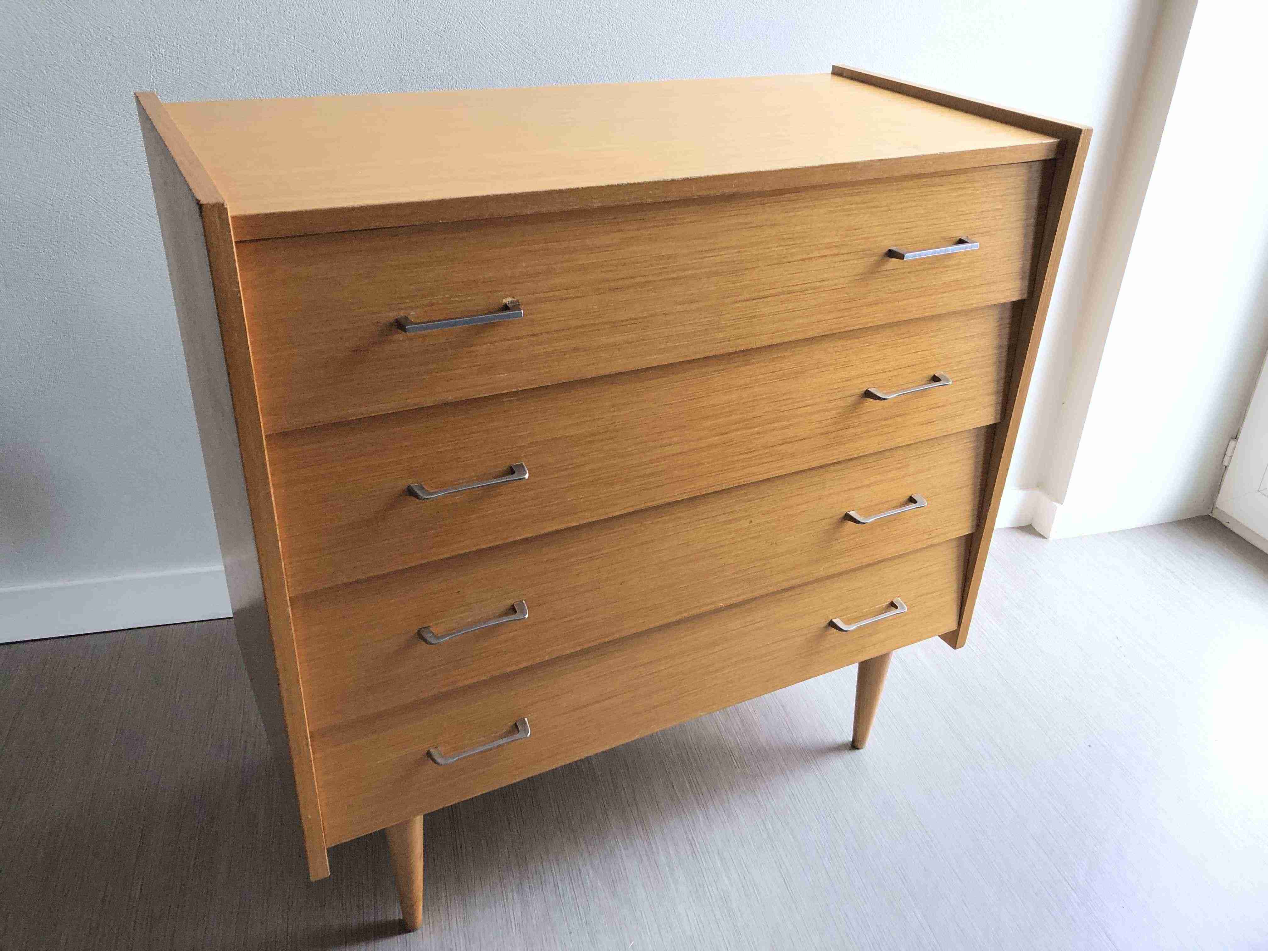 Vintage chest of drawers