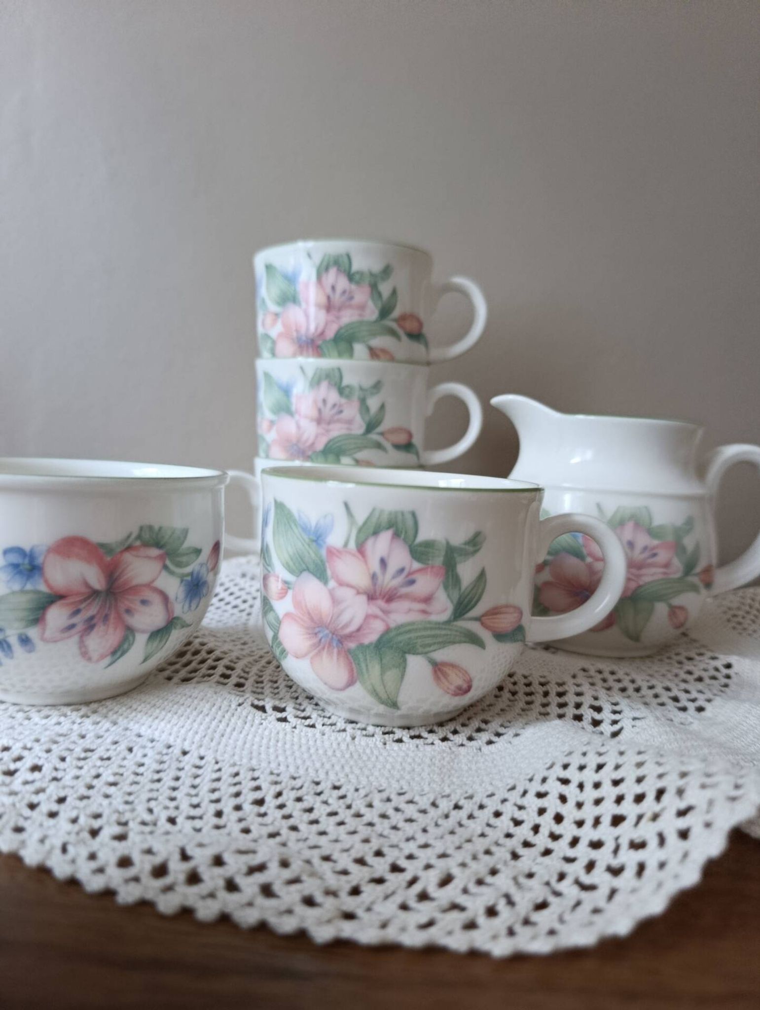 Royal Doulton "Carmel" 4 cups & milk jug floral decoration