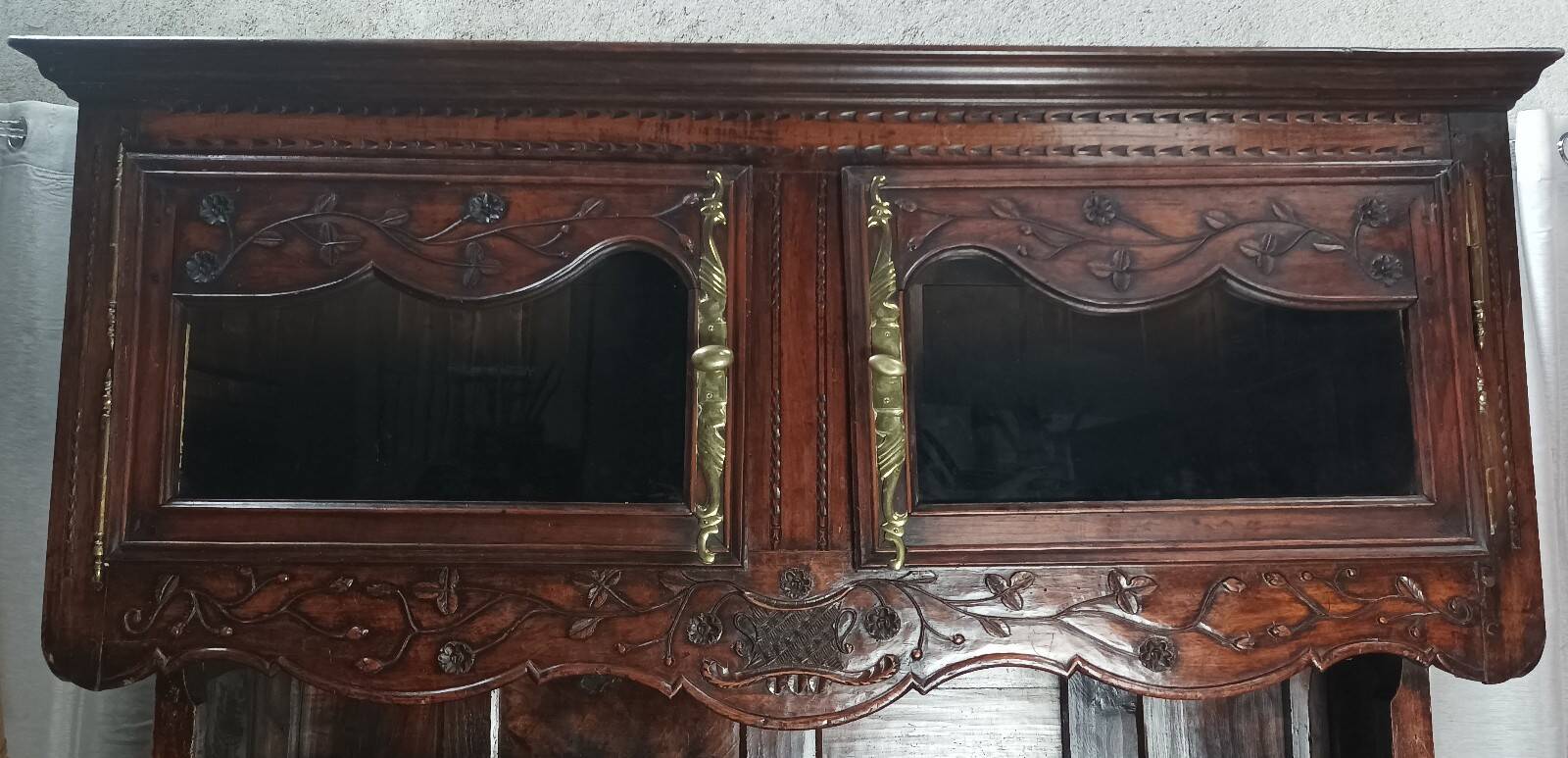 Provençal dresser in ash