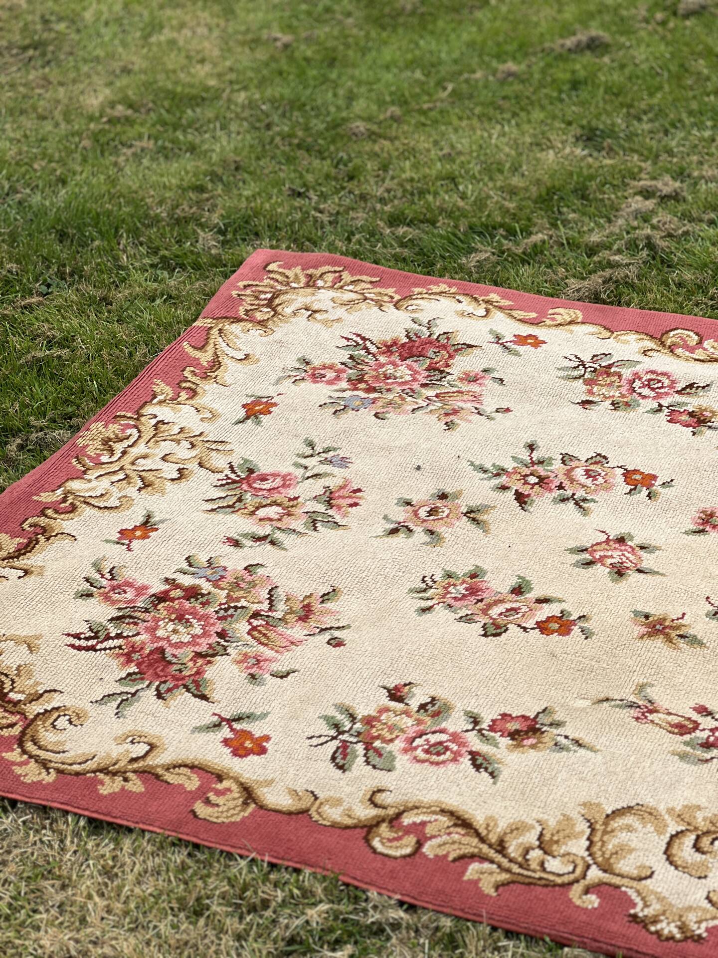 Floral carpet