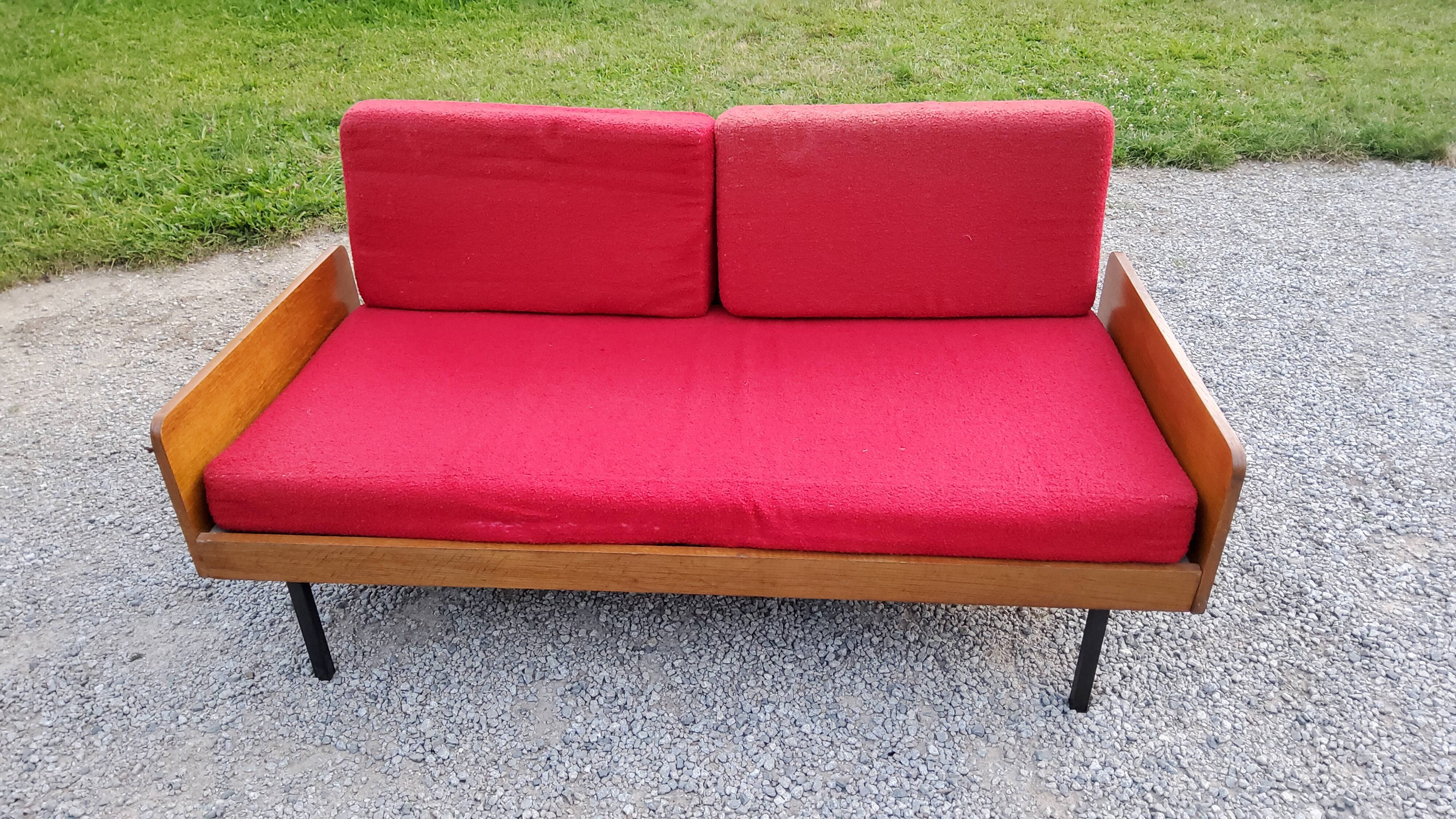 Banquette des années 60 en chêne et pieds métalliques