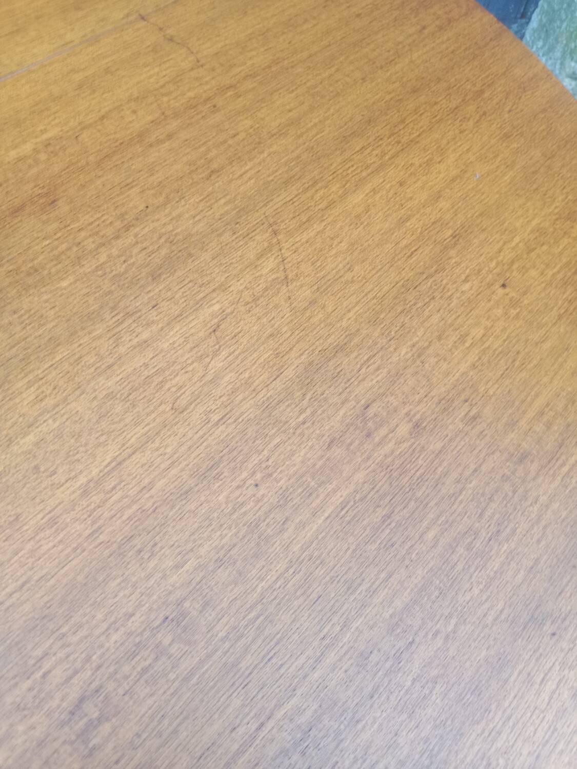 Extendable Scandinavian table