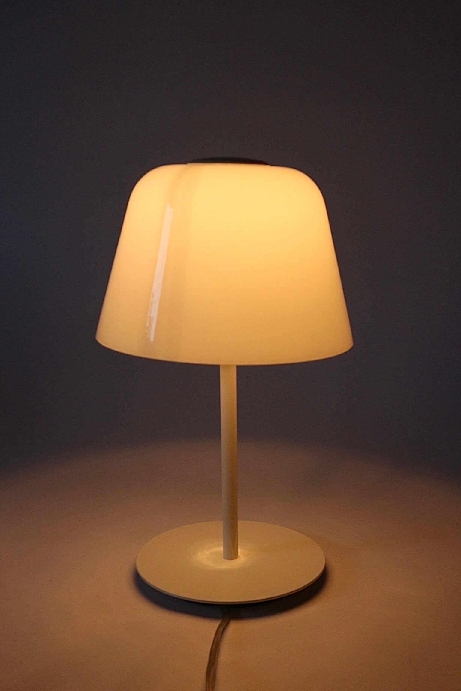 Vintage table lamp/ white bedside table, Leucos
