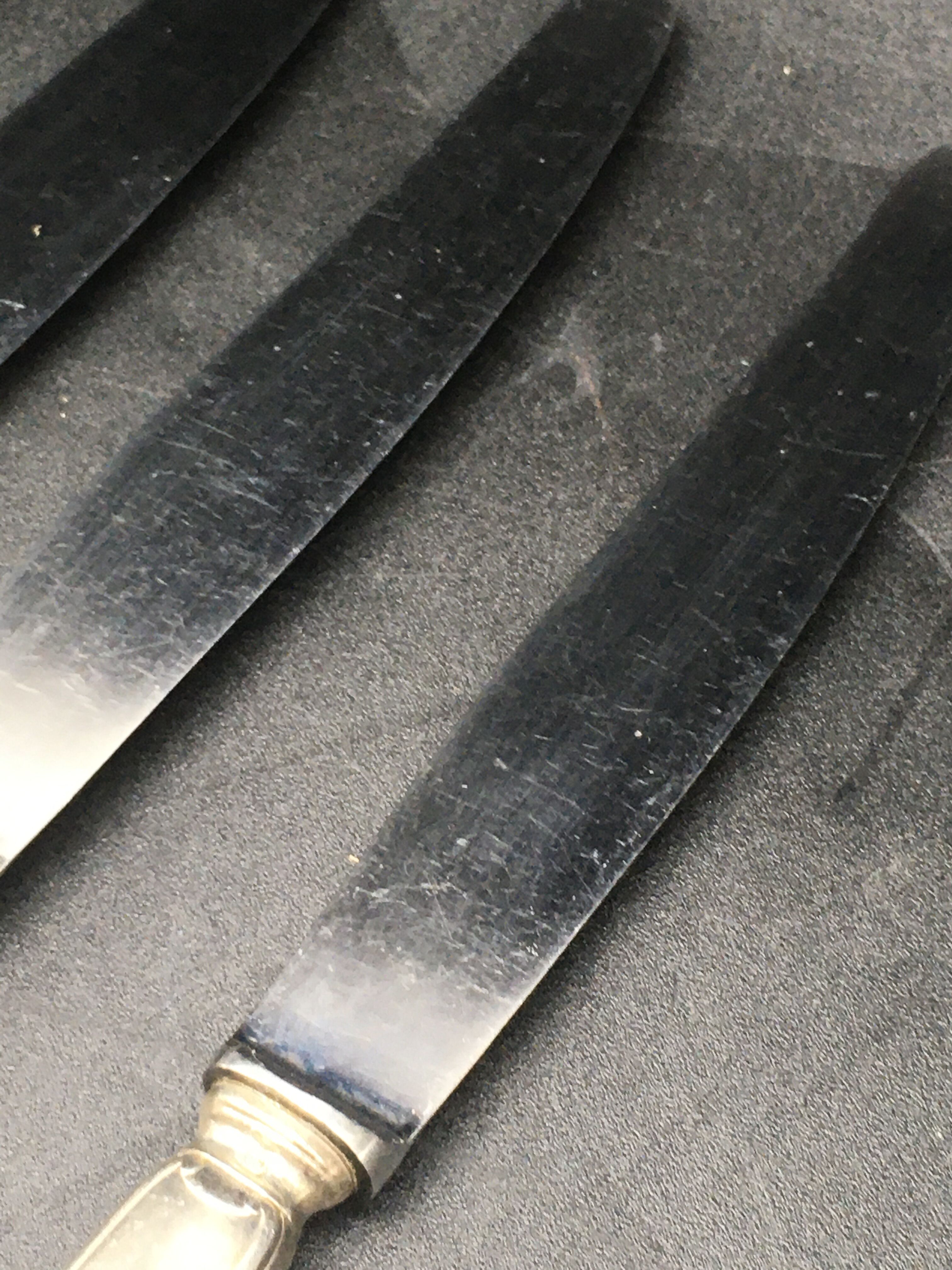 6 table knives in silver metal model coquille