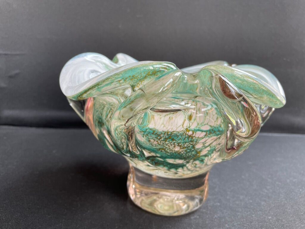 Multilayer glass bag cup with metal oxide inclusions - XXth