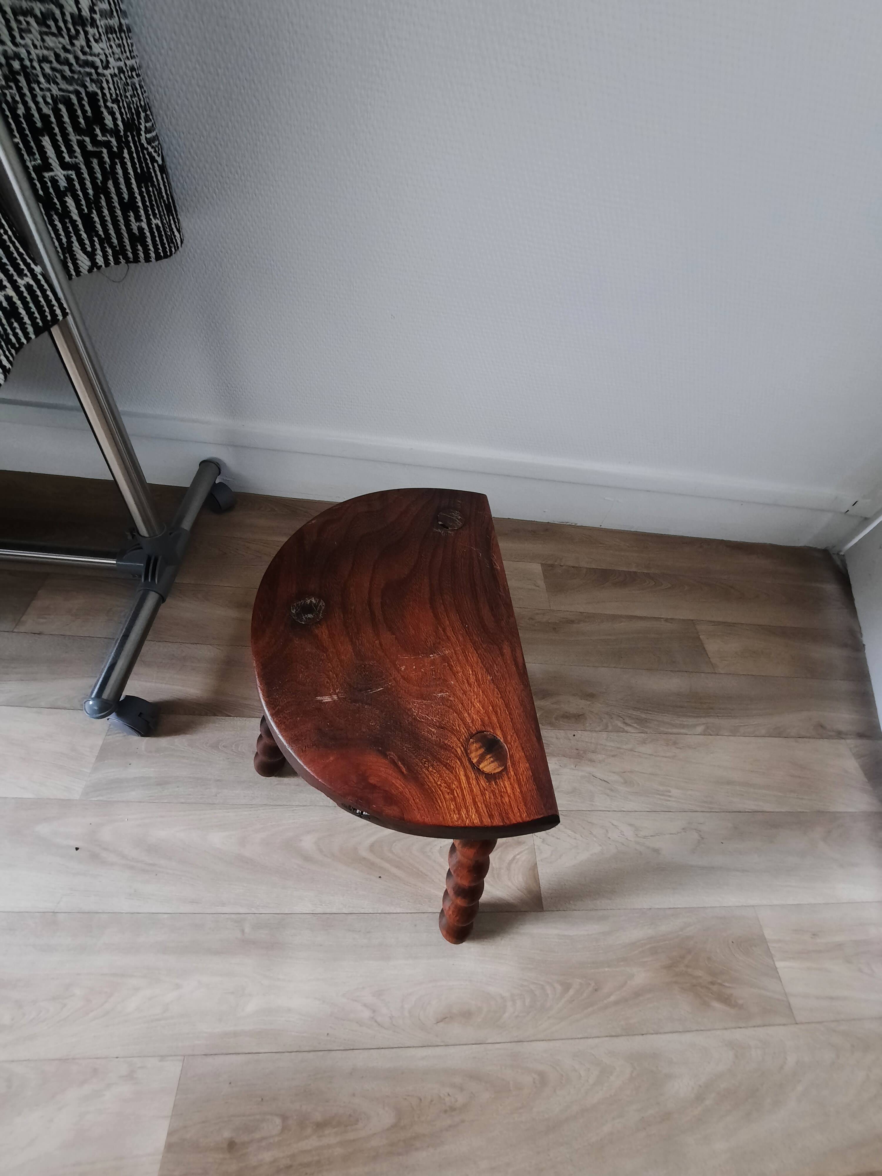 Tripod stool