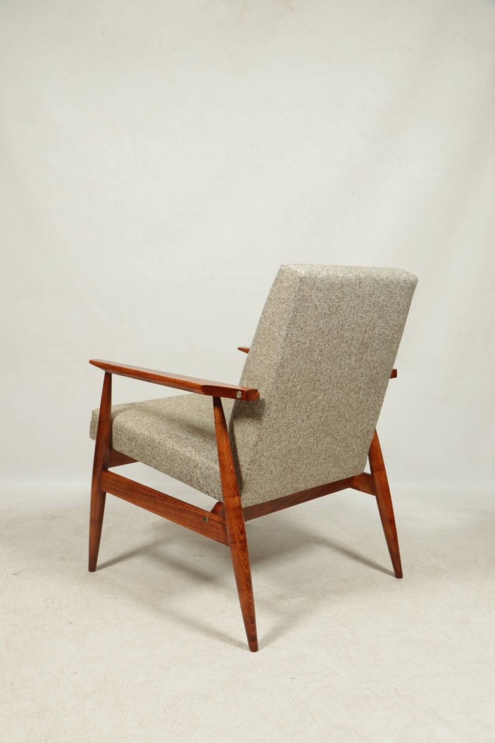 Scandinavian armchair and footrest granola beige concluded by H.Lis 300-190