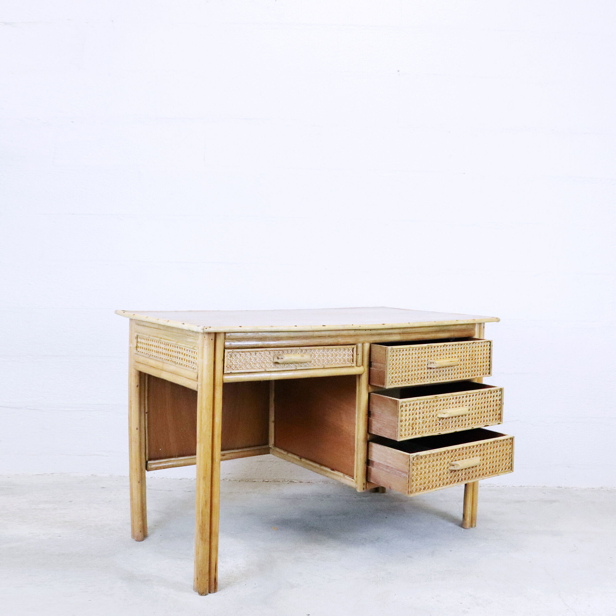 Desk in rattan and caning