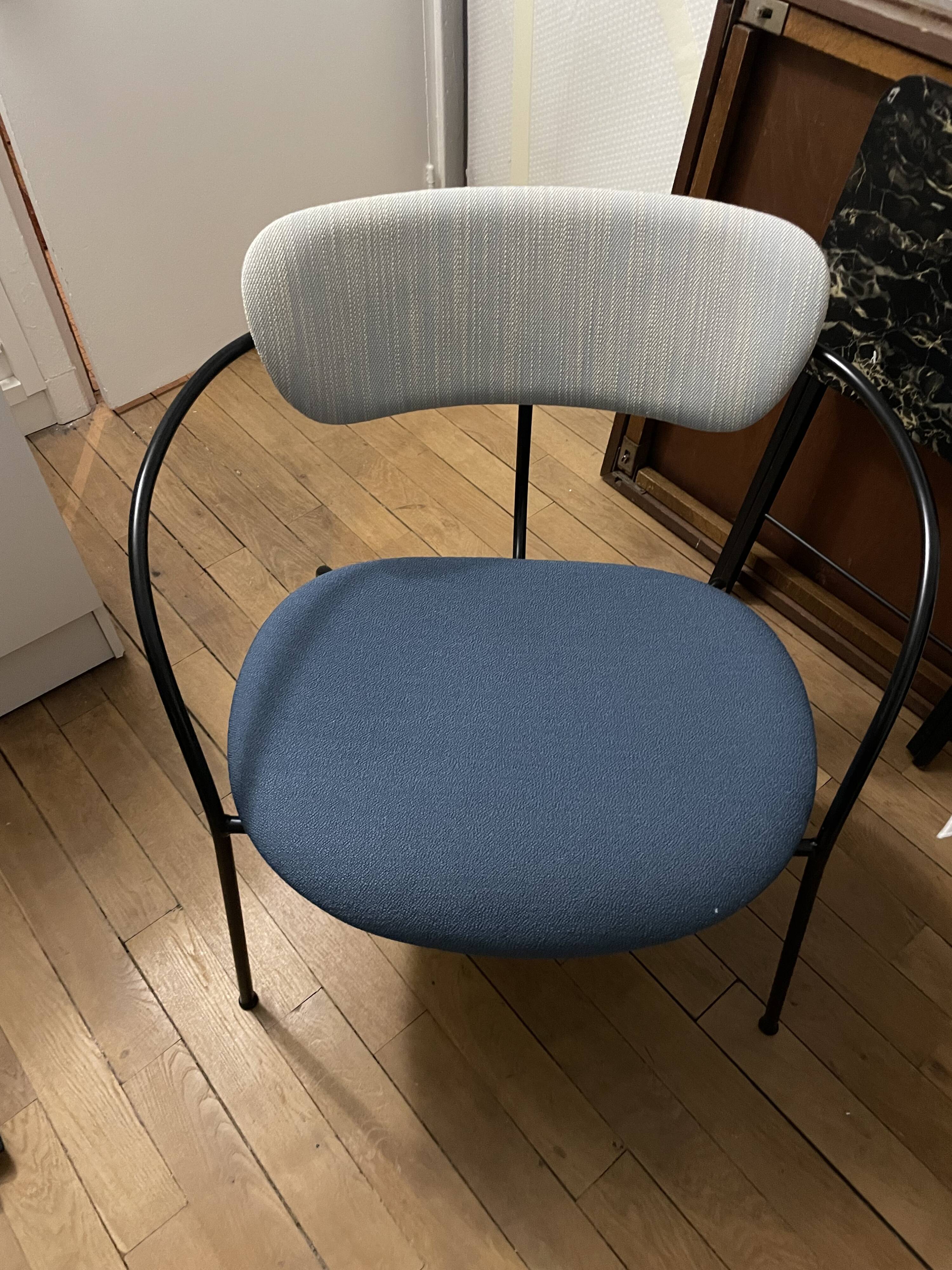 Pavilion AV11 Armchair &Tradition