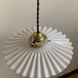 Opaline suspension