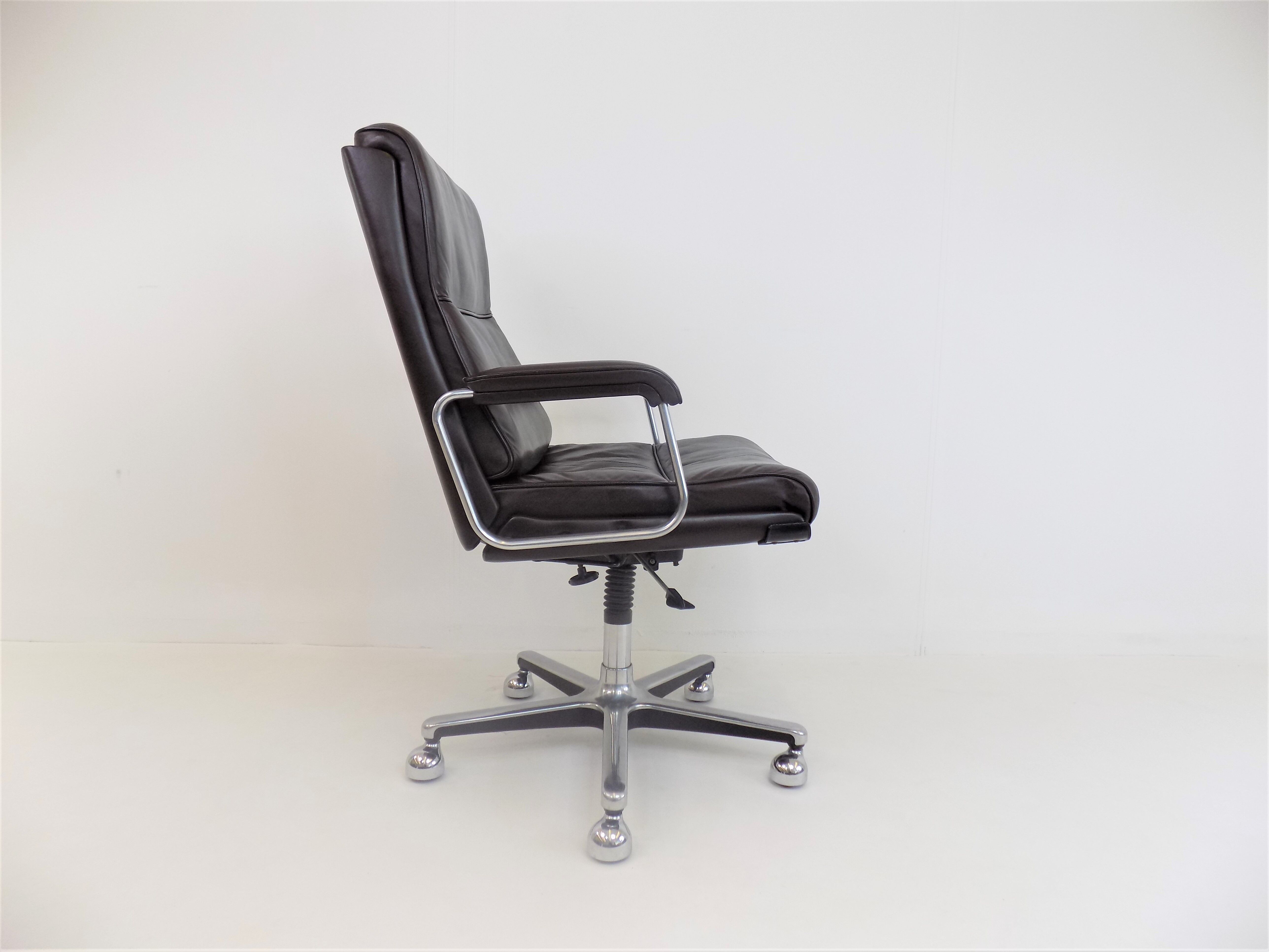 Drabert leather office chair